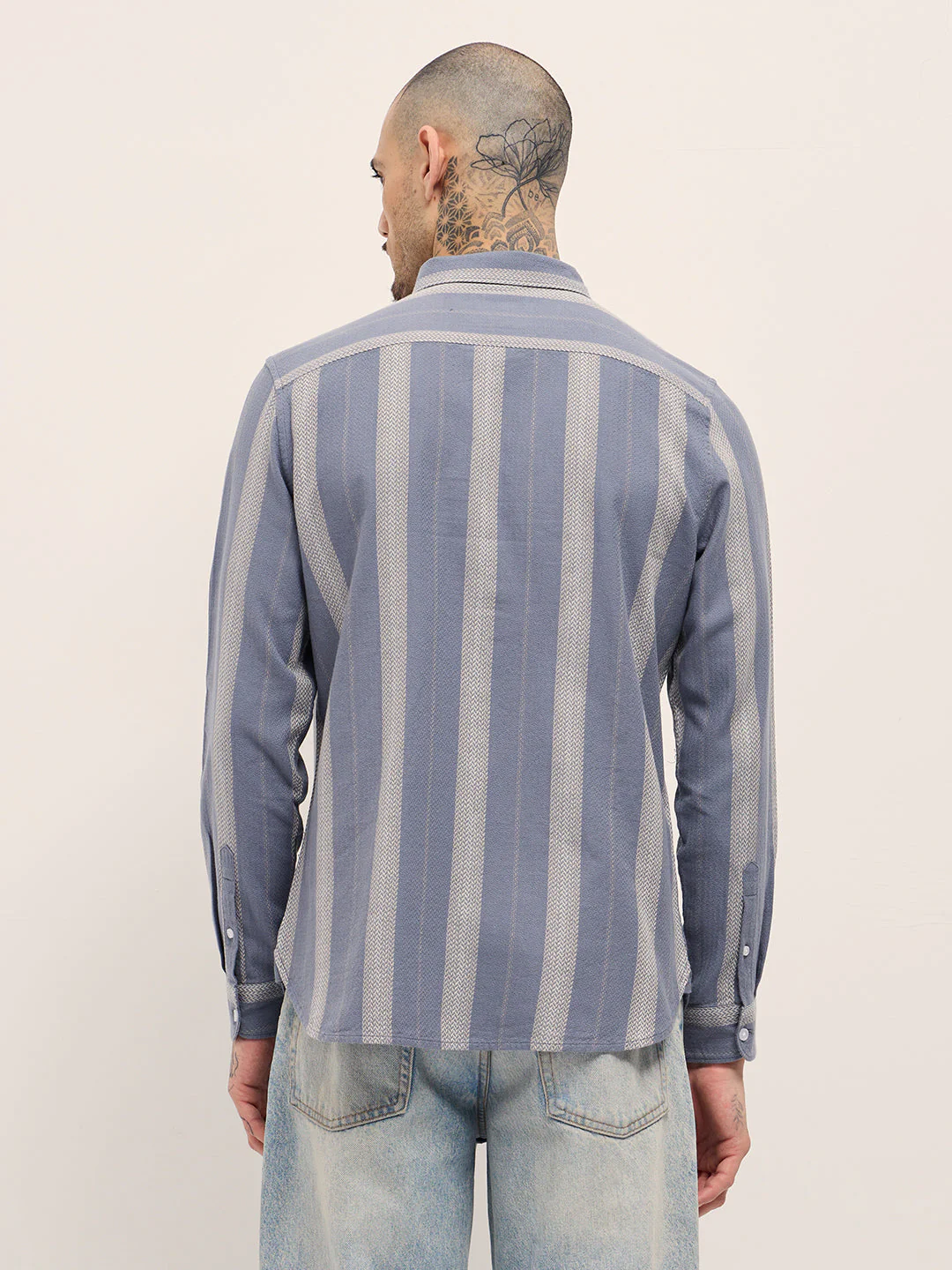 Men Blue Vertical Stripes Slim Fit Casual Shirt - Image 2