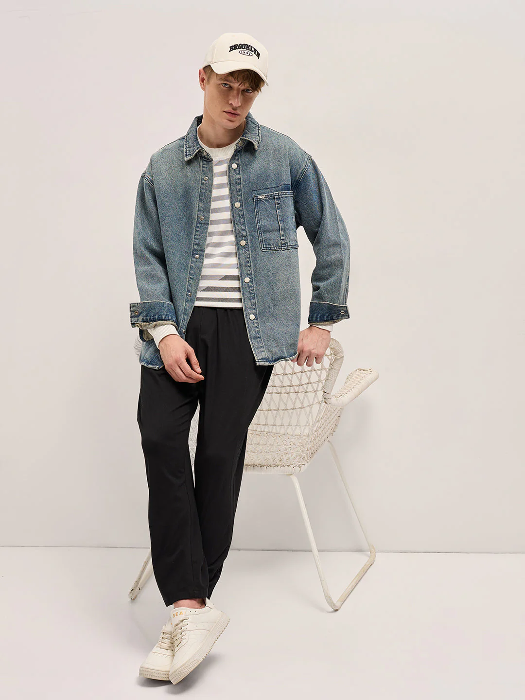 Men Blue Vintage Wash Denim Jacket - Image 4