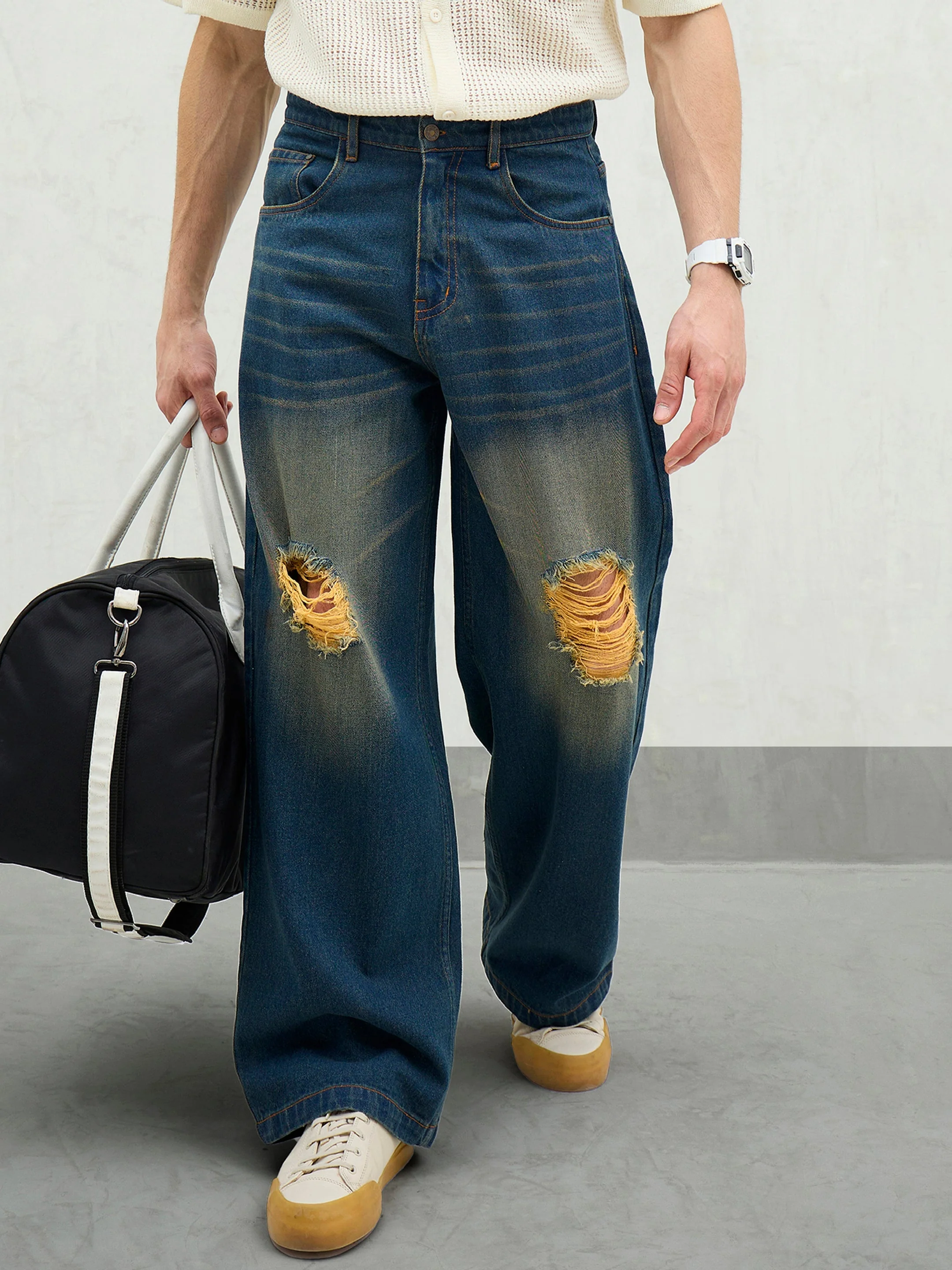 Men Blue Washed Knee Distressed Wide Leg Jeans