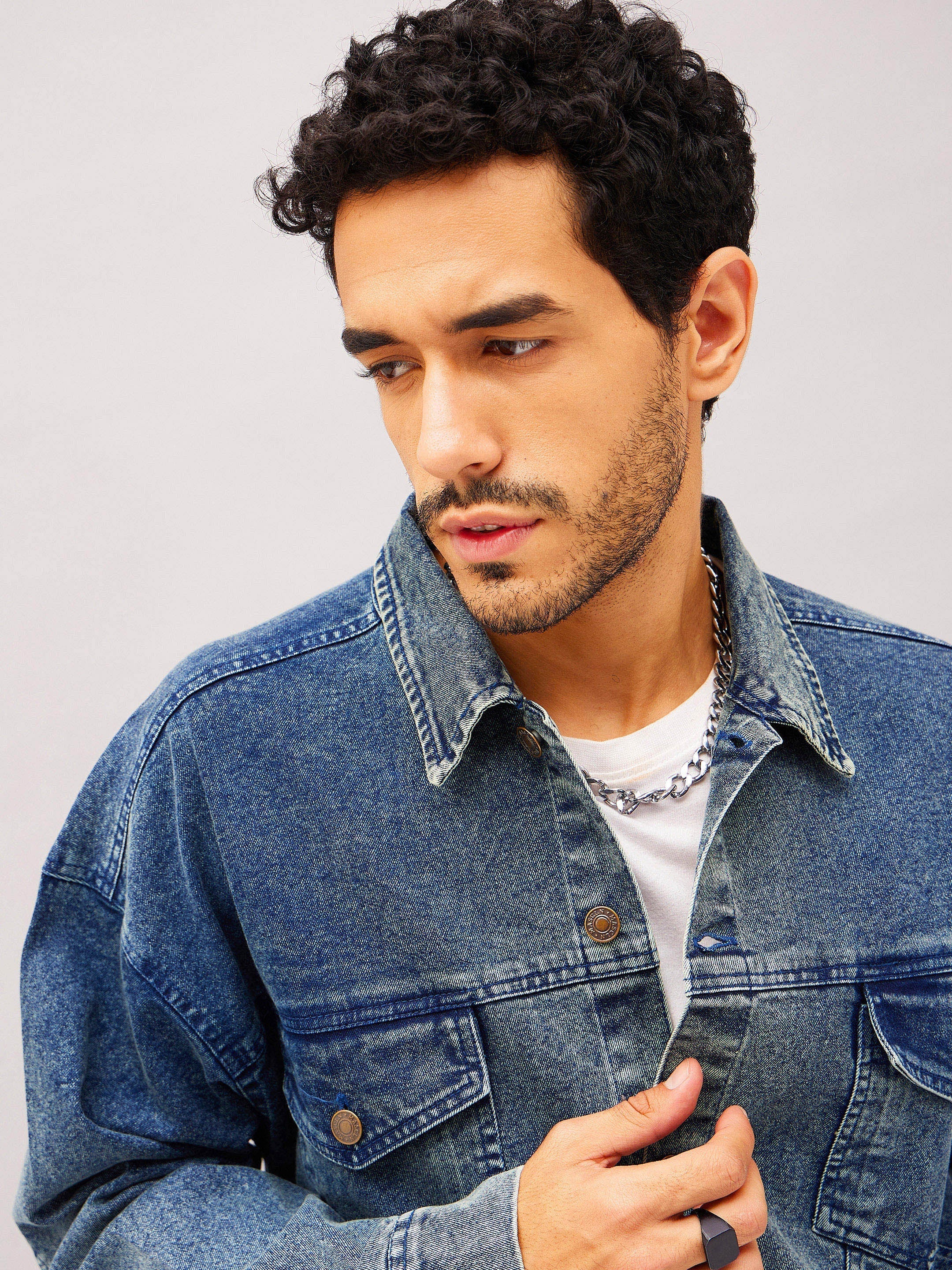 Men Blue Washed Relax Fit Denim Jacket - Image 3
