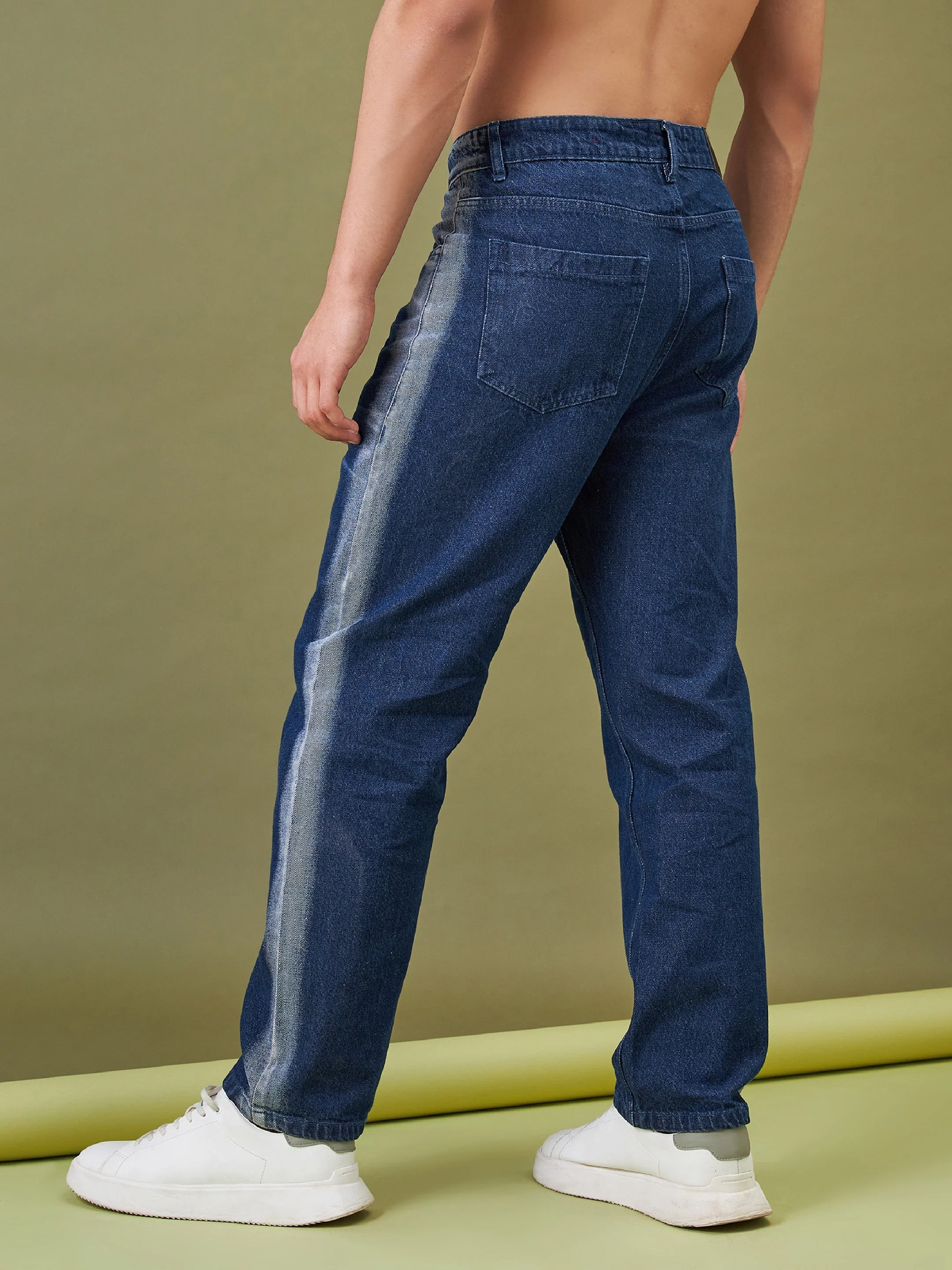 Men Blue Washed Relax Fit Jeans - Image 2