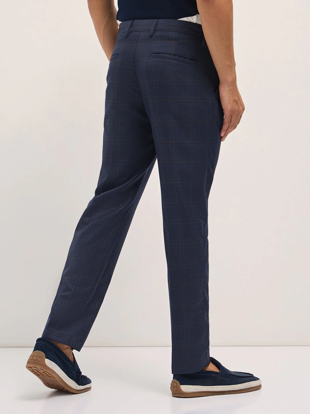 Men Blue Woven Checked Design Regular Fit Formal Trousers - Image 2
