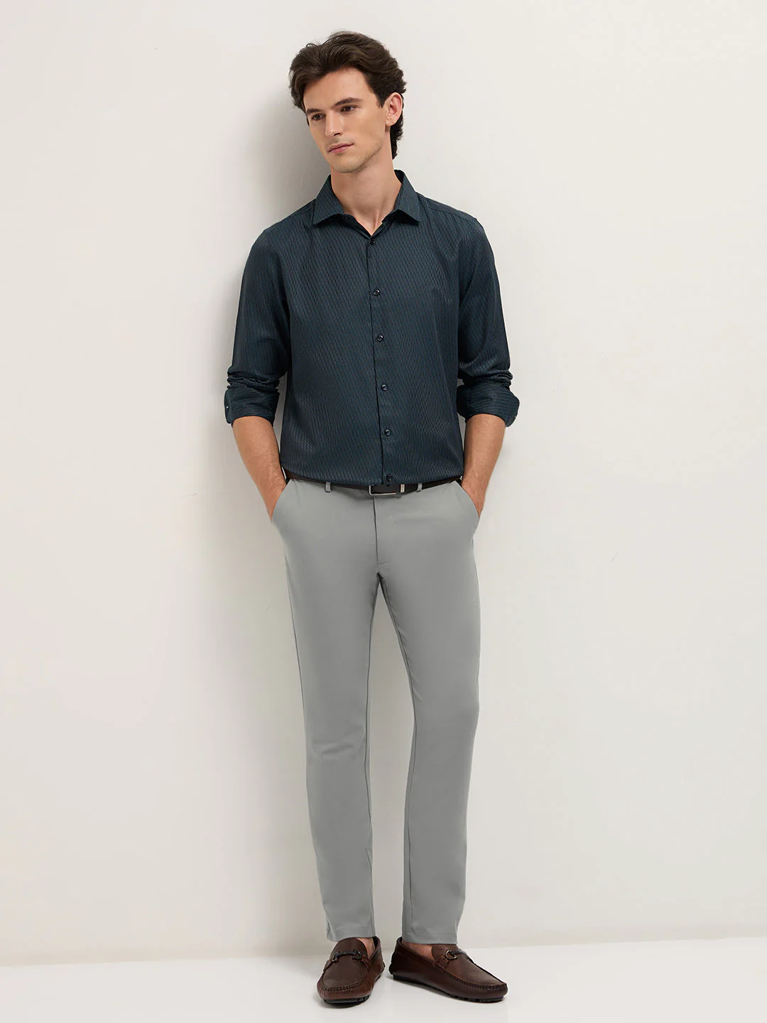 Men Blue Woven Design Tailored Fit Formal Shirt - Image 4