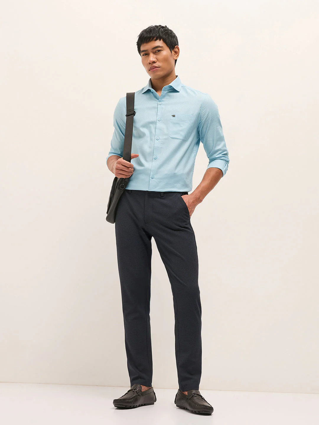 Men Blue Woven Pattern Cotton Tailored Fit Formal Shirt - Image 4