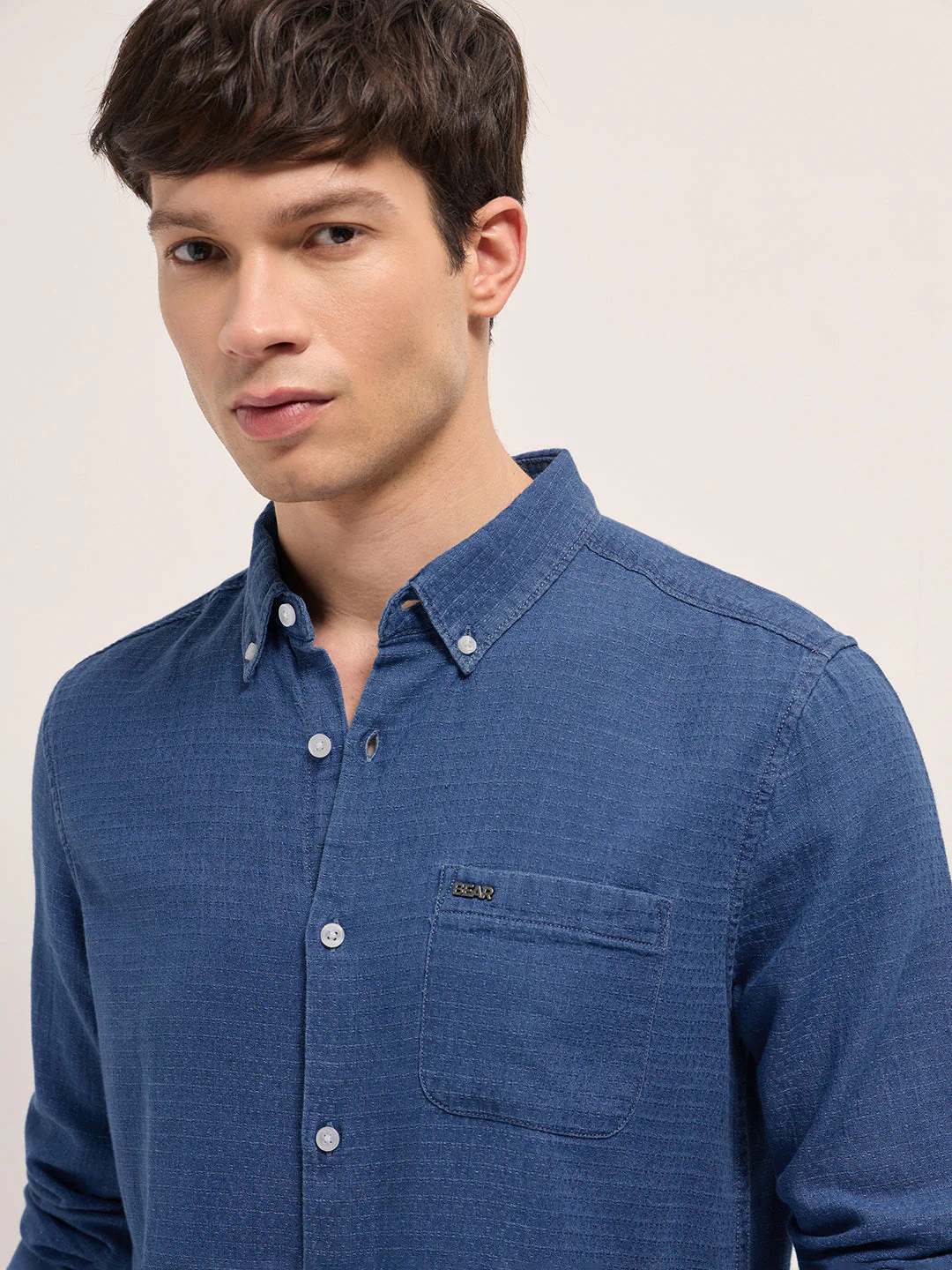 Men Blue Woven Textured Denim Slim Fit Casual Shirt - Image 5