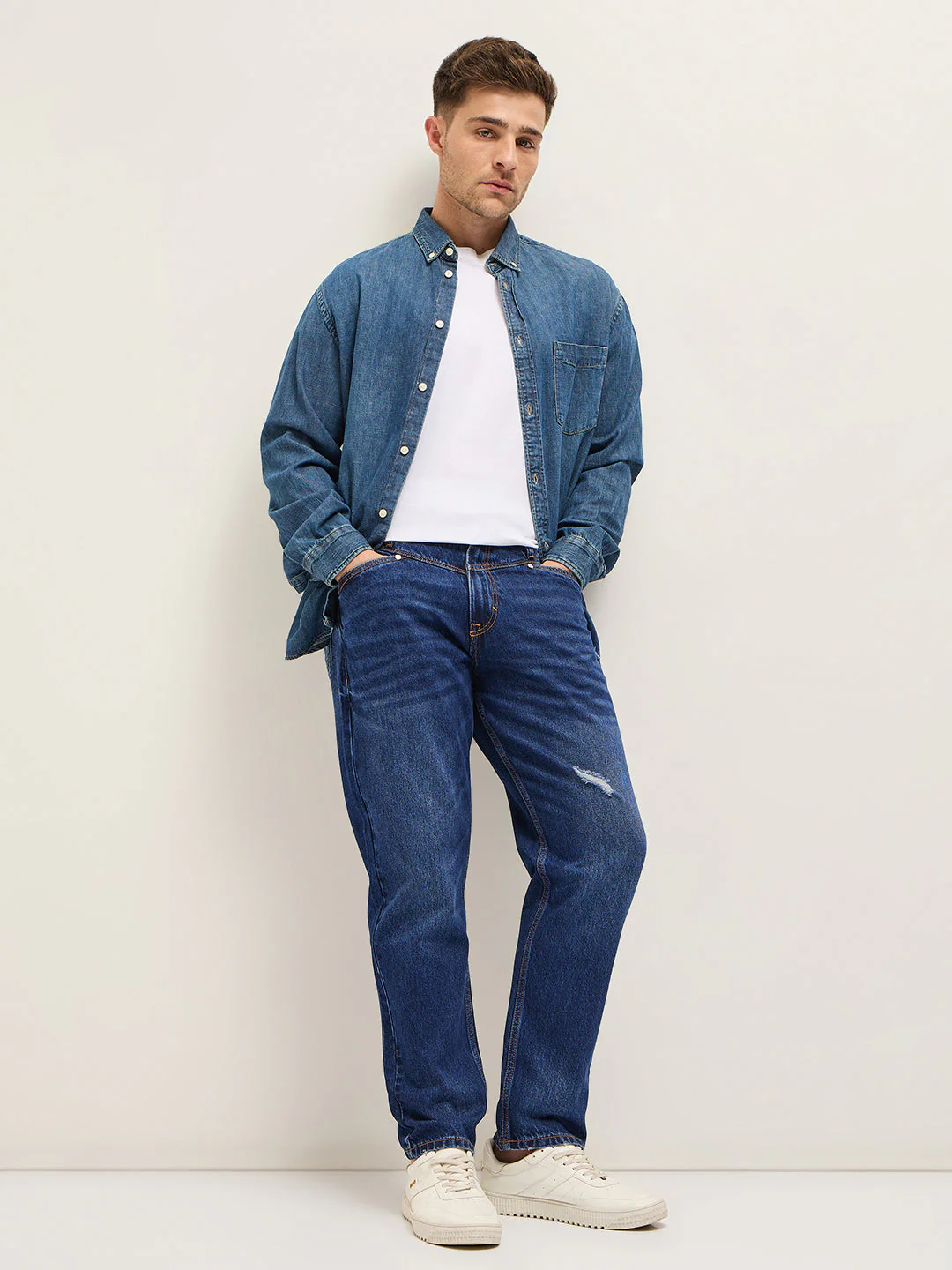 Men BlueLight Fade High Distressed Mid-Rise Relaxed Fit Jeans - Image 4