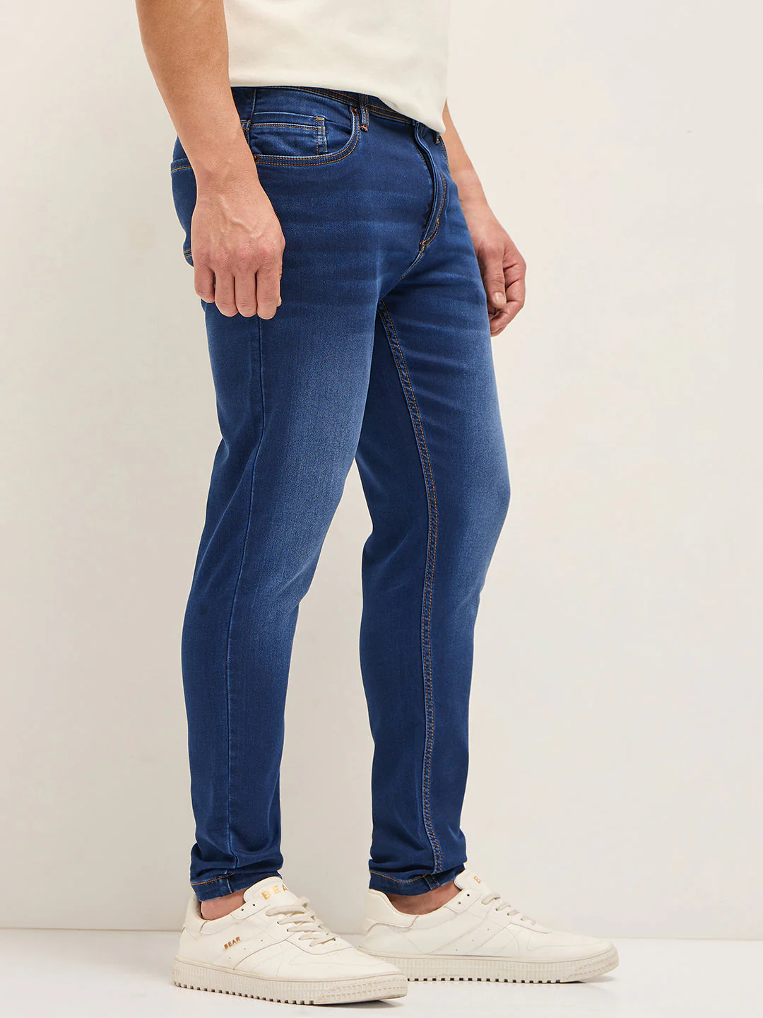 Men BlueLight Fade Mid-Rise Skinny Fit Jeans - Image 3