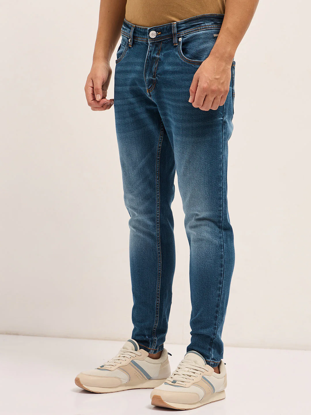 Men BlueLight Fade Mid-Rise Skinny Fit Jeans - Image 3