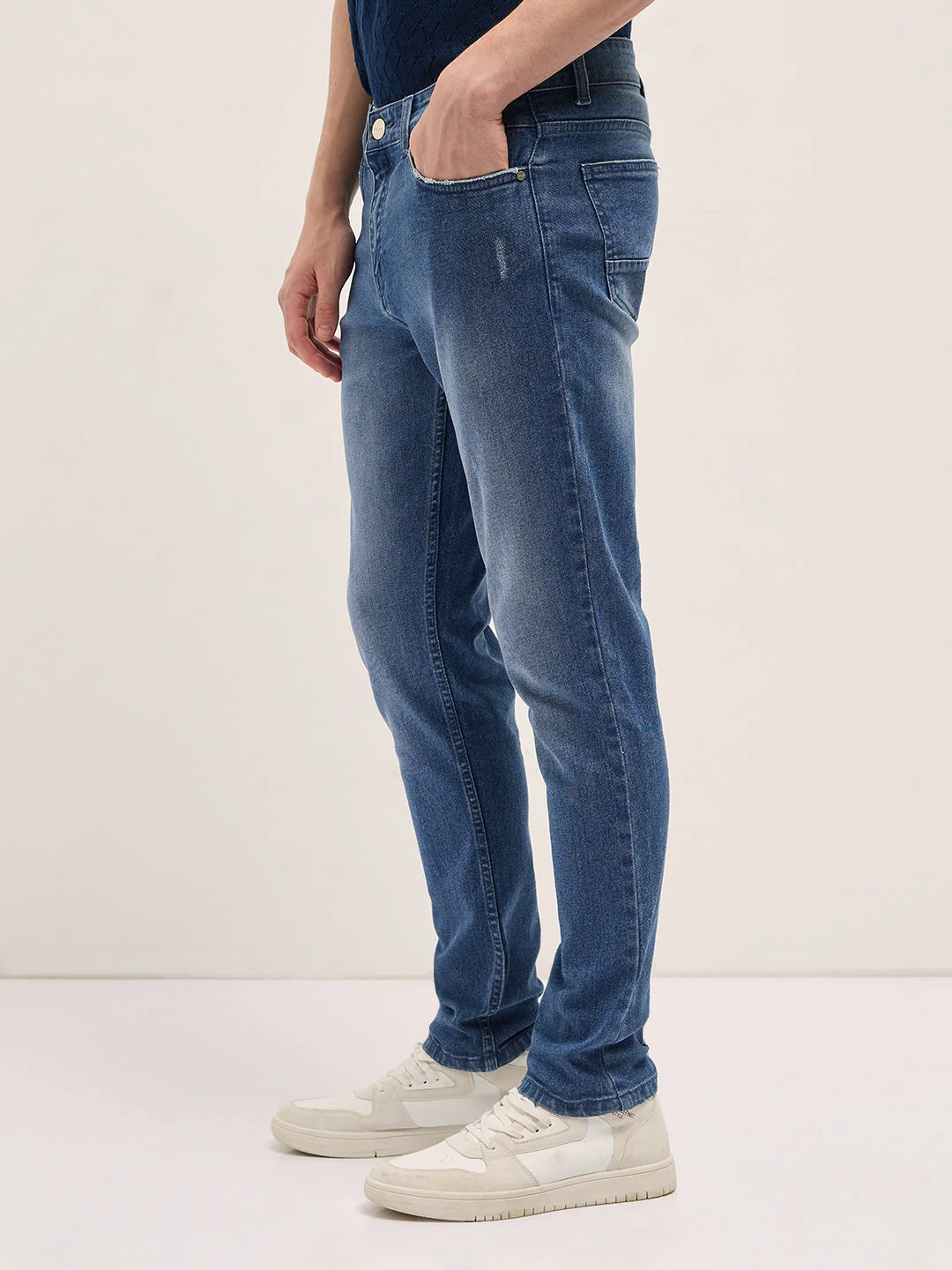 Men BlueLight Fade Mid-Rise Skinny Fit Jeans - Image 3