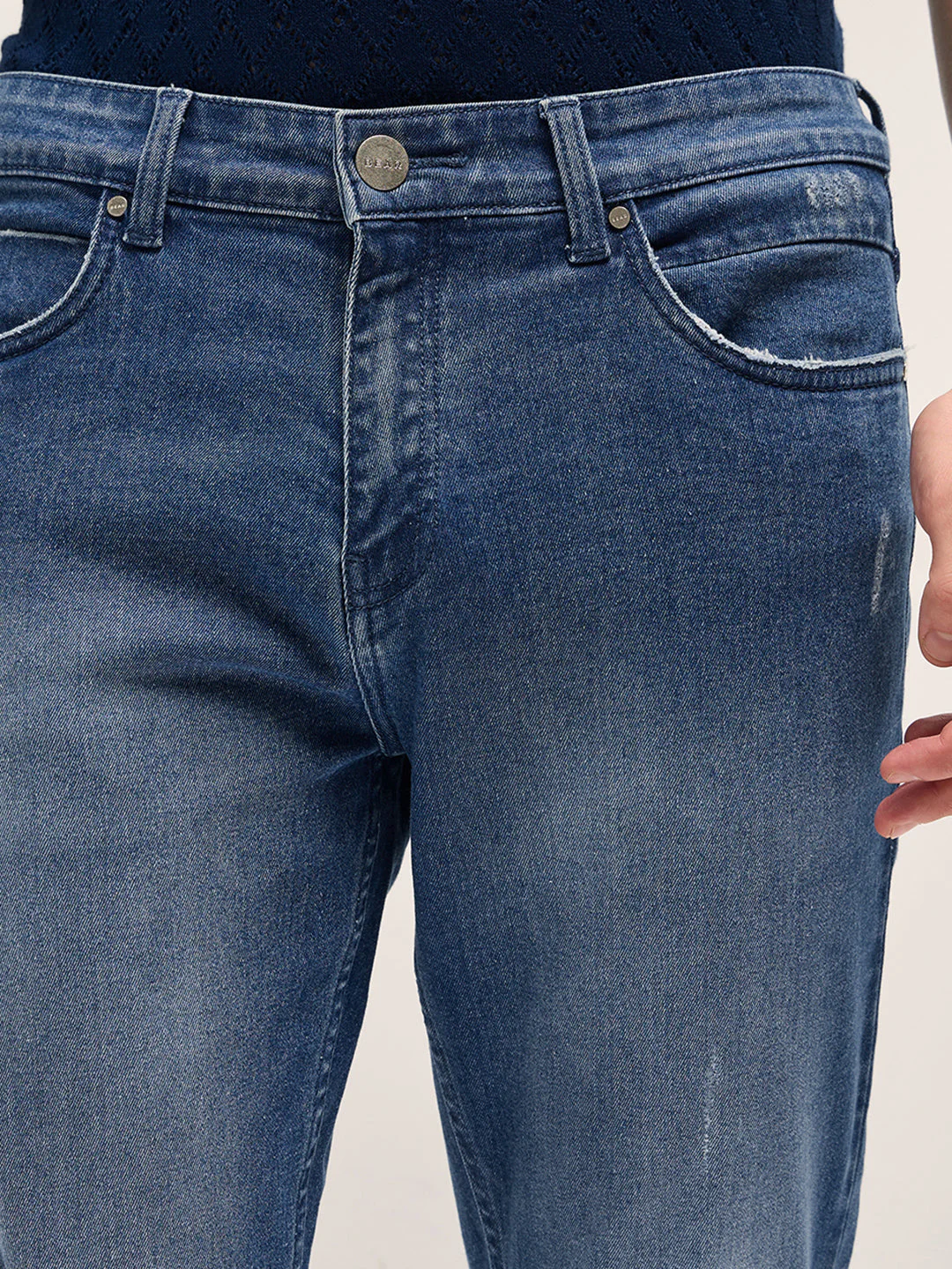 Men BlueLight Fade Mid-Rise Skinny Fit Jeans - Image 5
