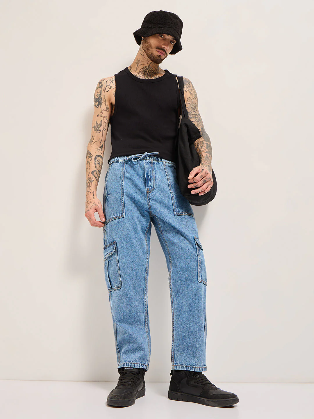 Men BlueMid Fade Mid-Rise Baggy Fit Cargo Jeans - Image 4