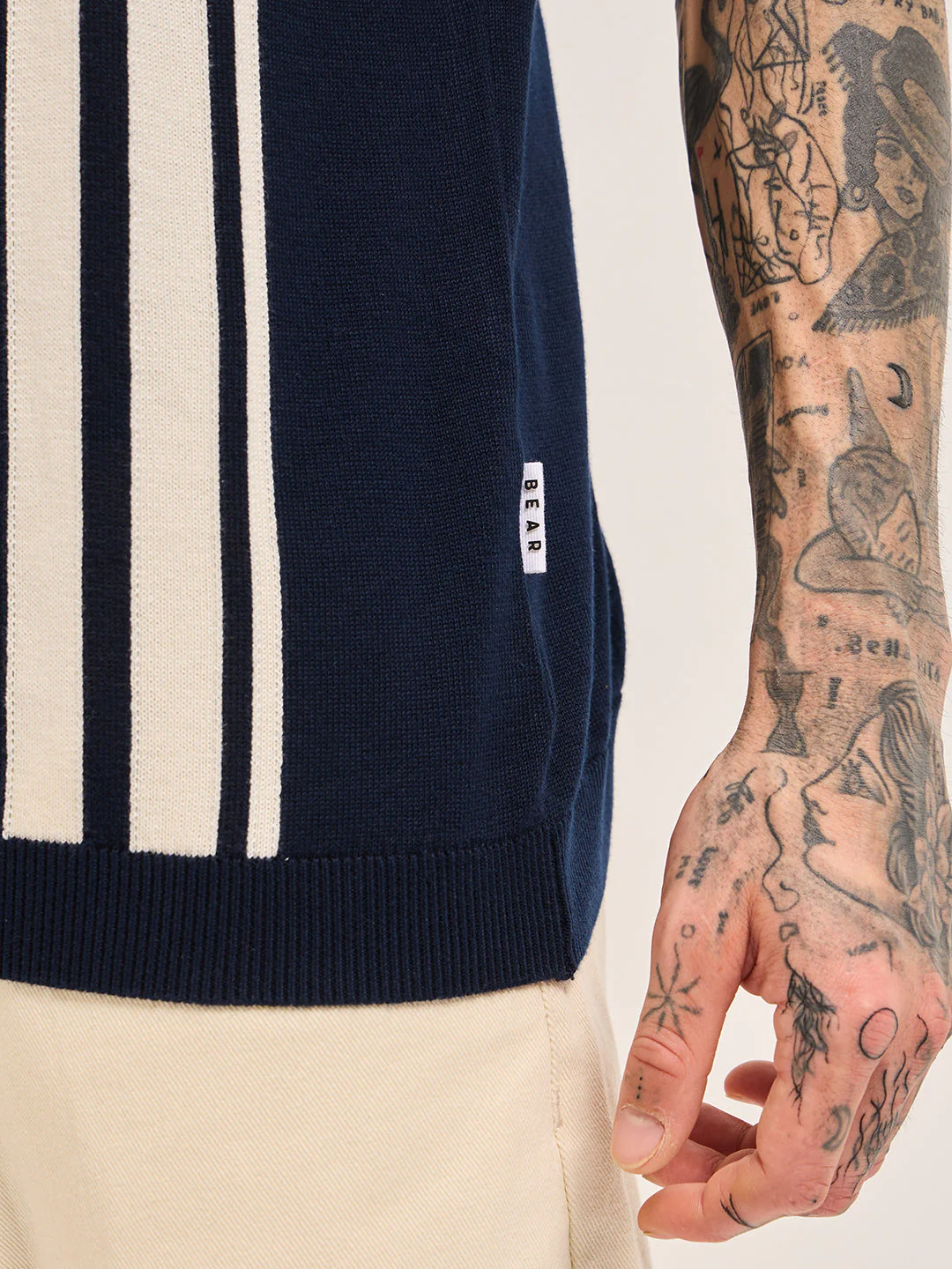 Men BlueWhite Knitted Stripe Regular Fit Crew Neck T-shirt - Image 6