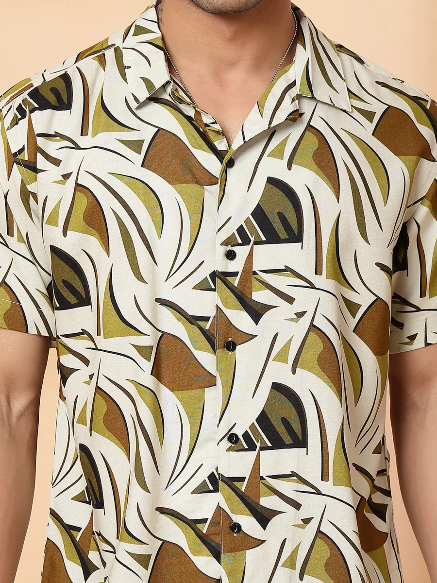 Men Bold Abstract Pattern Shirt - Image 3