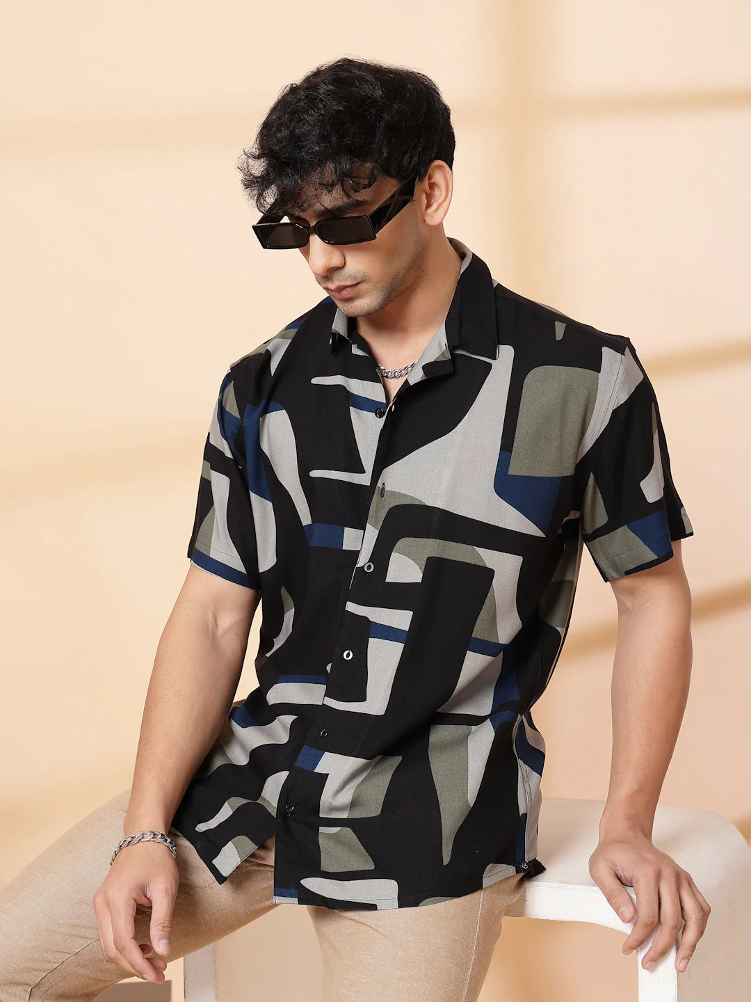 Men Bold Abstract Pattern Shirt