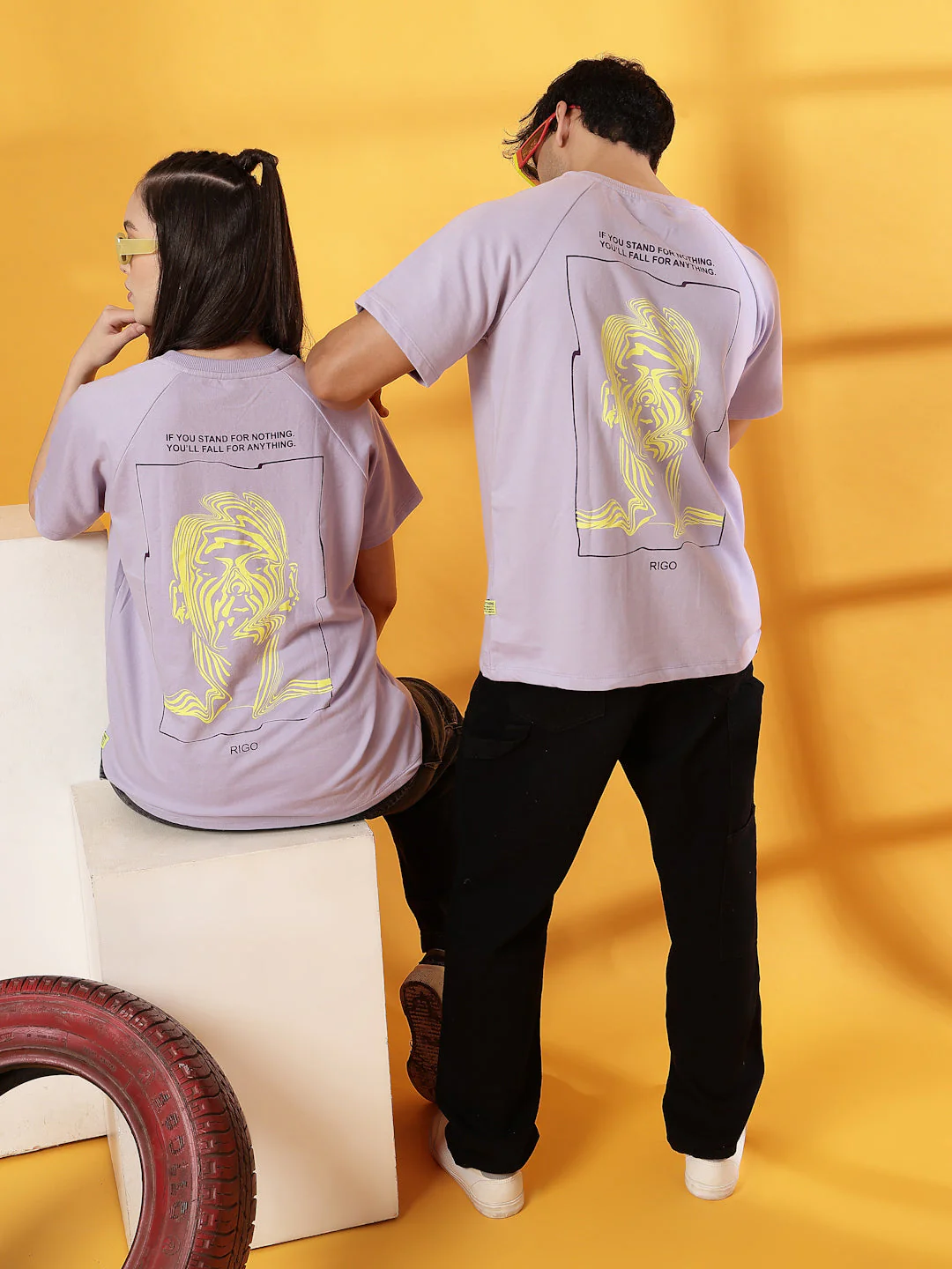 Men Bold Back Print T-Shirt - Image 2