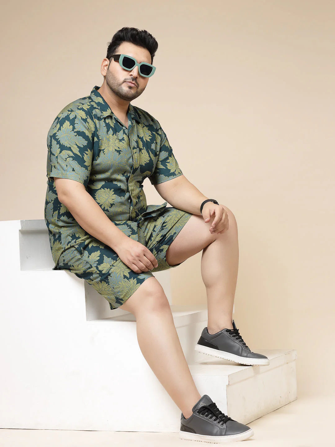 Men Botanical Leaf Ensemble - Image 3