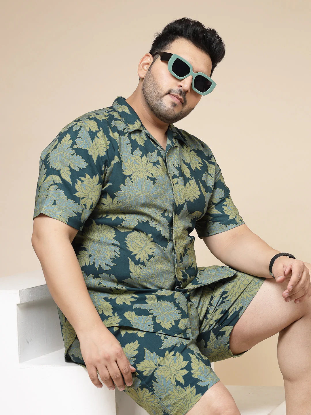 Men Botanical Leaf Ensemble - Image 4