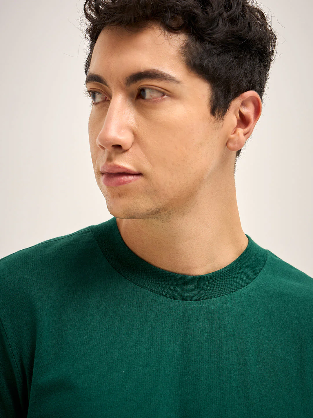 Men Bottle Green Solid Crew Neck Regular Fit T-Shirt - Image 5