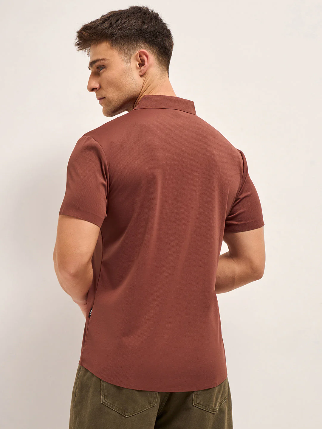 Men Brick Red Solid Nylon Blend Classic Spread Collar Shirt - Image 2