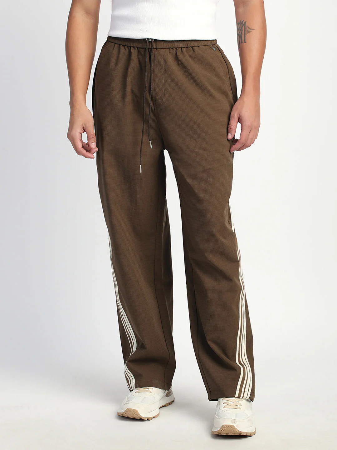 Men Brown Checked Straight Fit Trouser - Image 2
