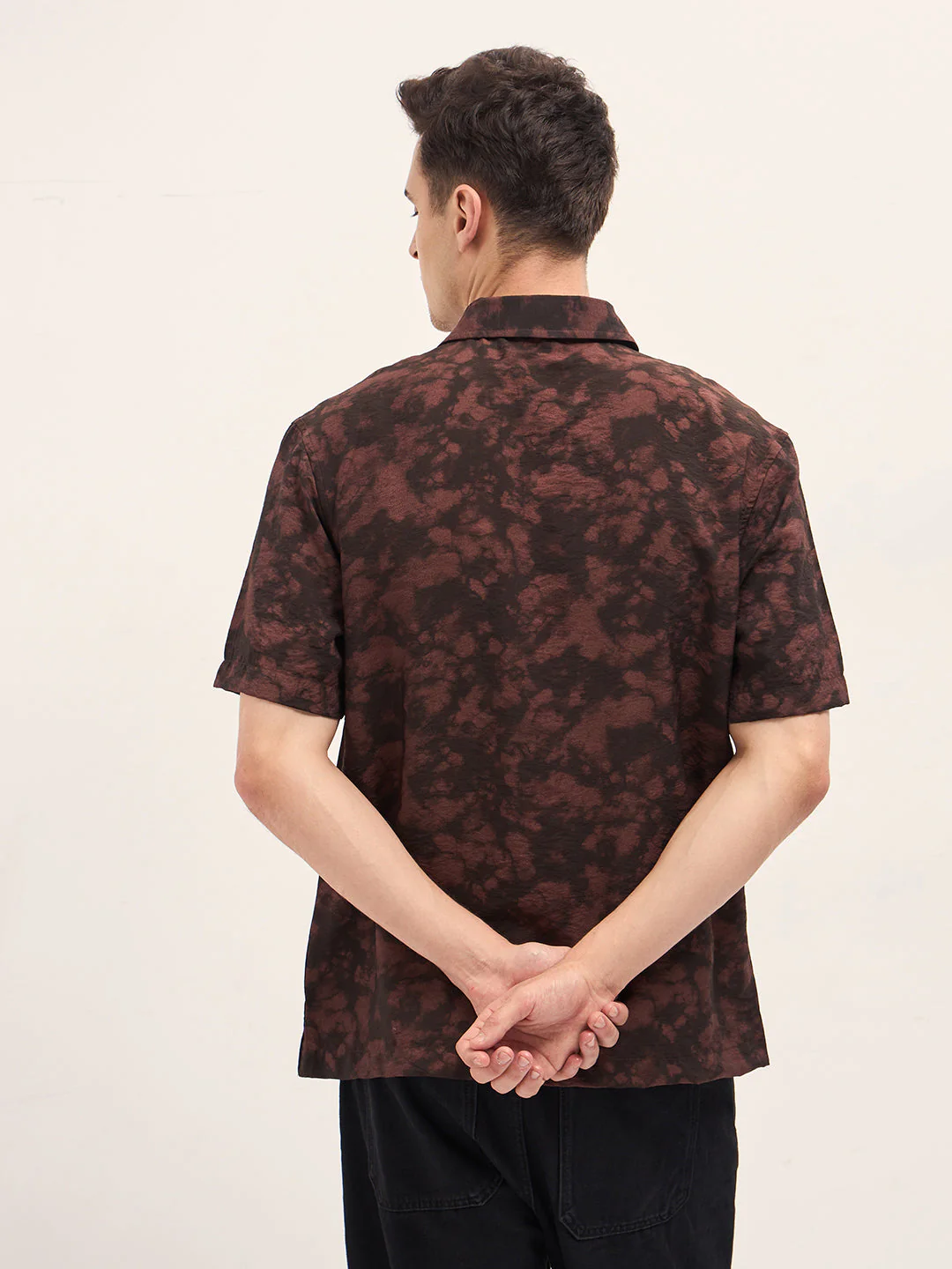 Men Brown Digital Print Relax Fit Casual Shirt - Image 2