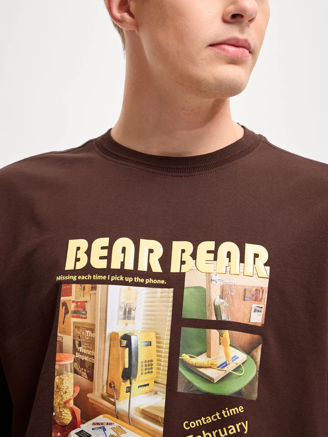 Men Brown Graphic Print Crew Neck T-Shirt - Image 5
