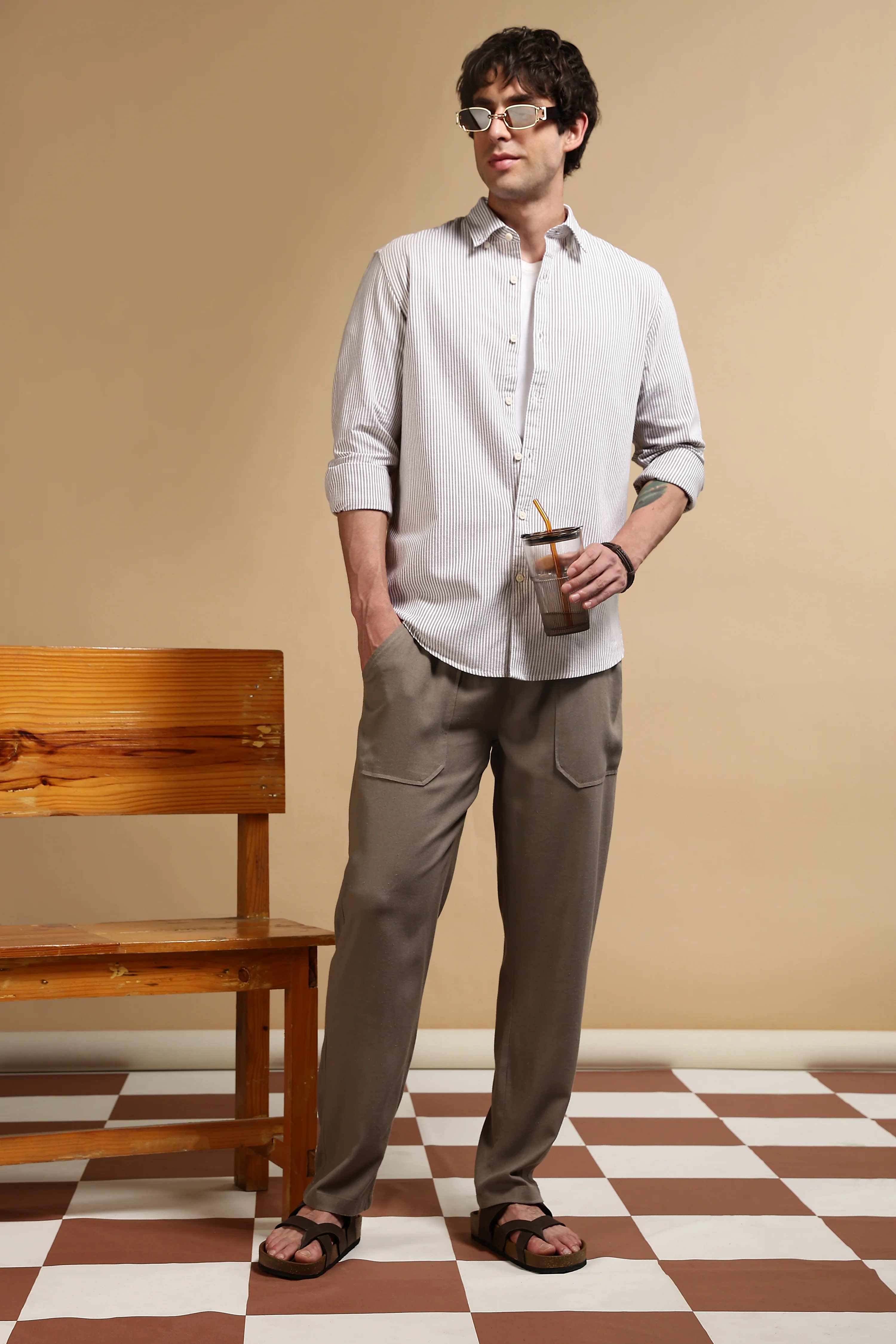 Men Brown Linen Blend Loose Fit Drawcord Trousers - Image 2