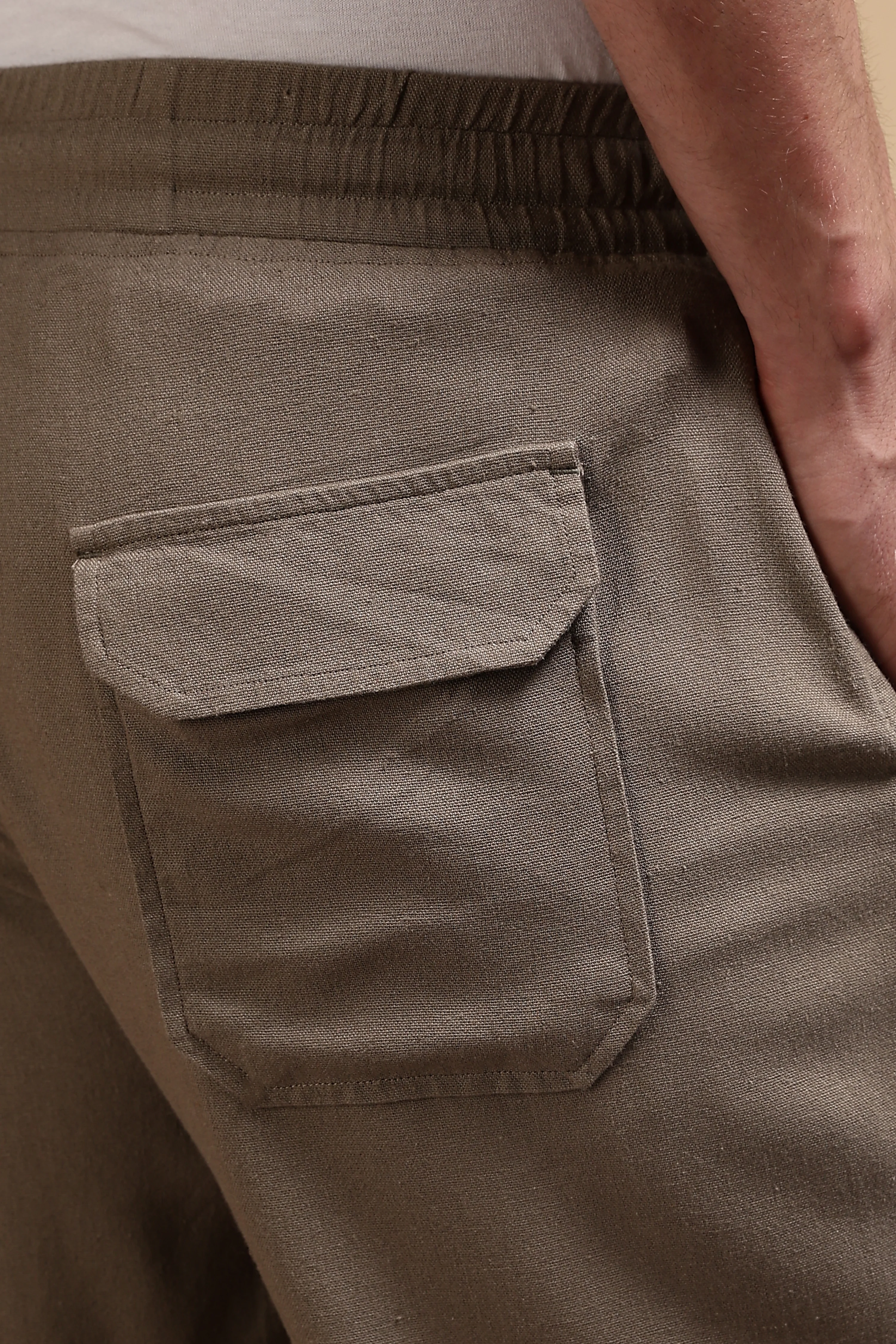 Men Brown Linen Blend Loose Fit Drawcord Trousers - Image 6