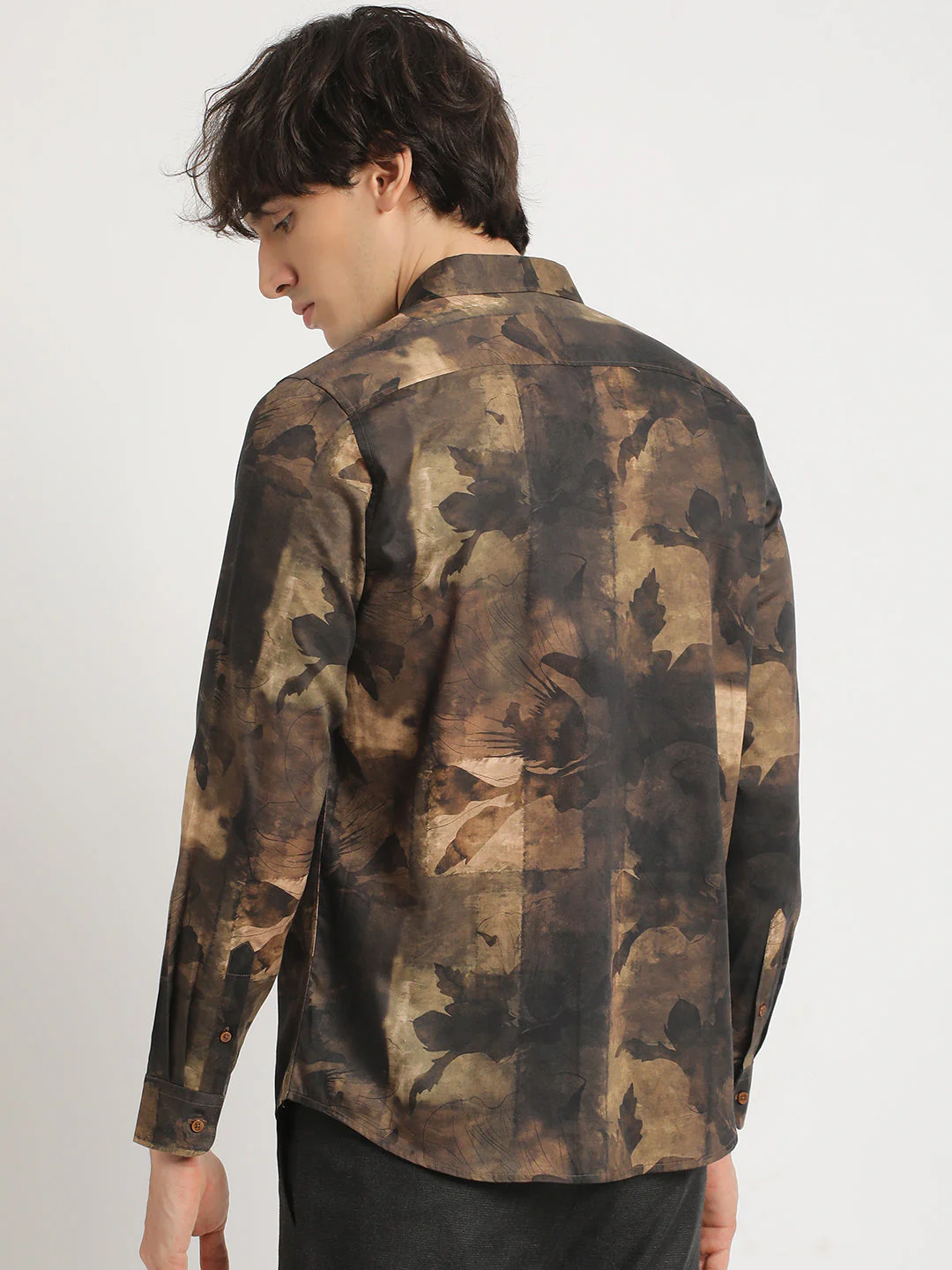 Men  Brown Marble Swirl Pattern Long-Sleeve Slim Fit Casual Shirt - Image 4