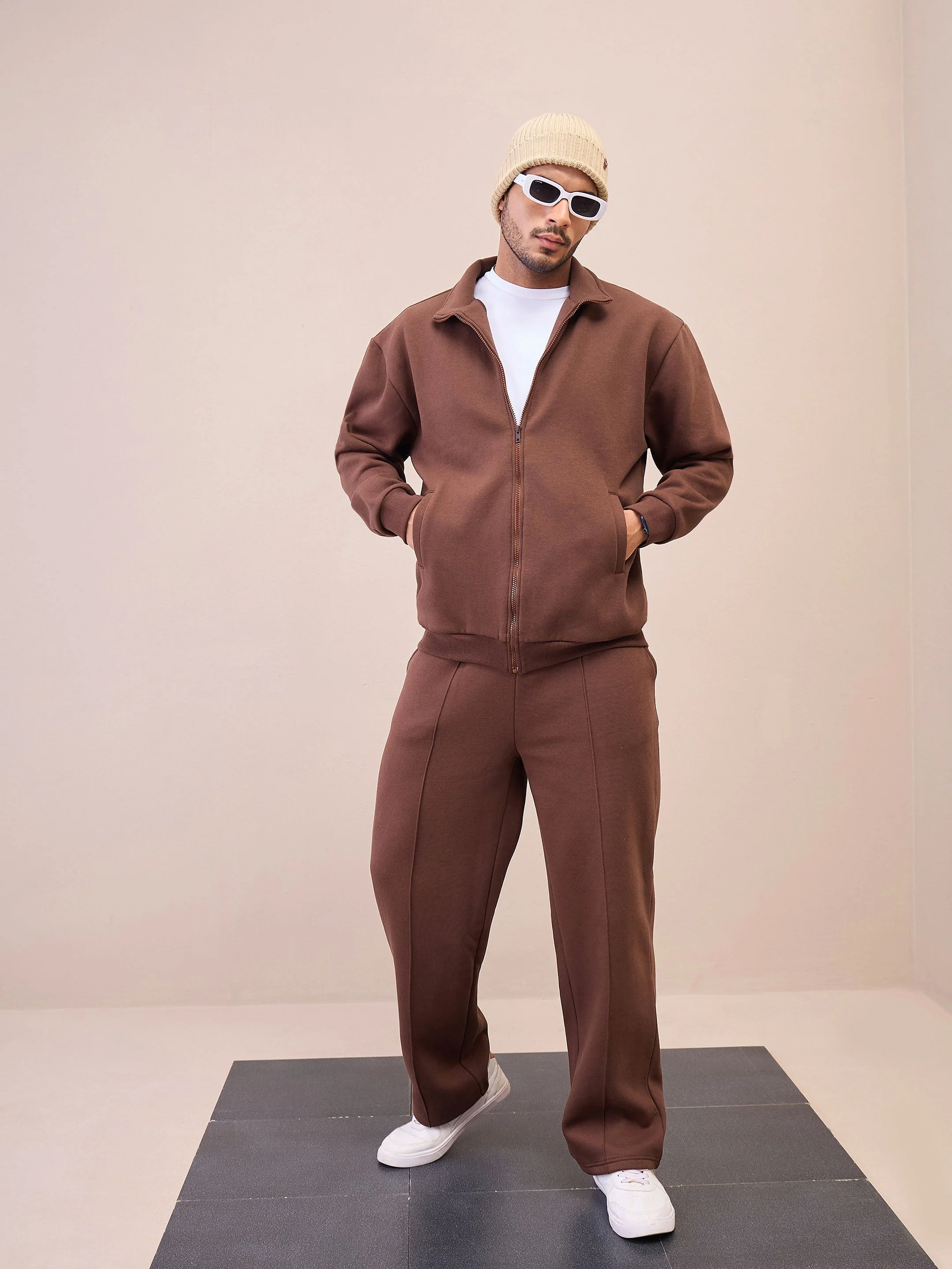 Men Brown Pintuck Oversized Sweatpants - Image 4