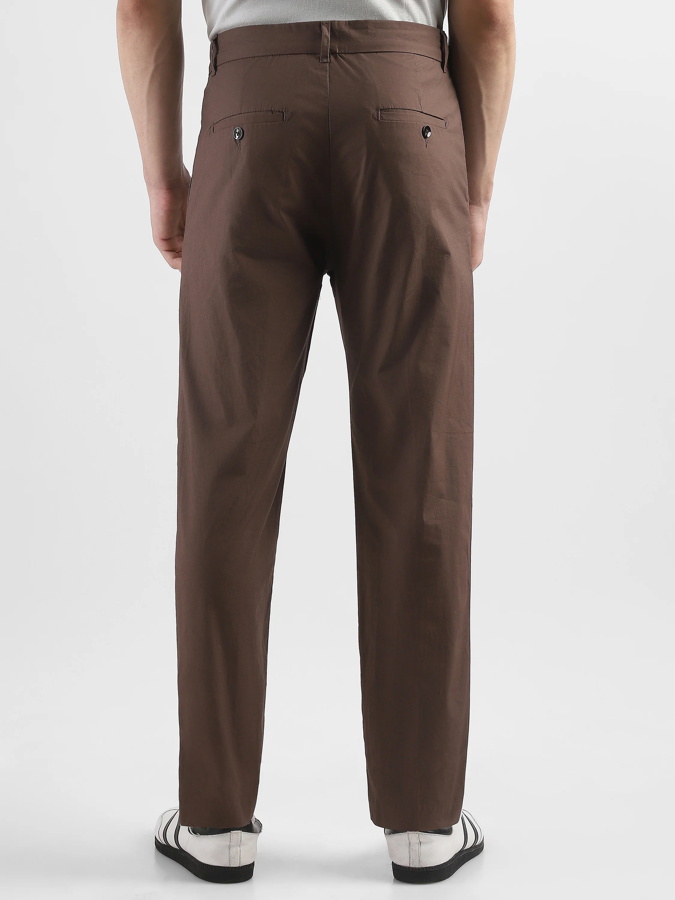 Men Brown Pleated Regular Fit Trouser - Image 4