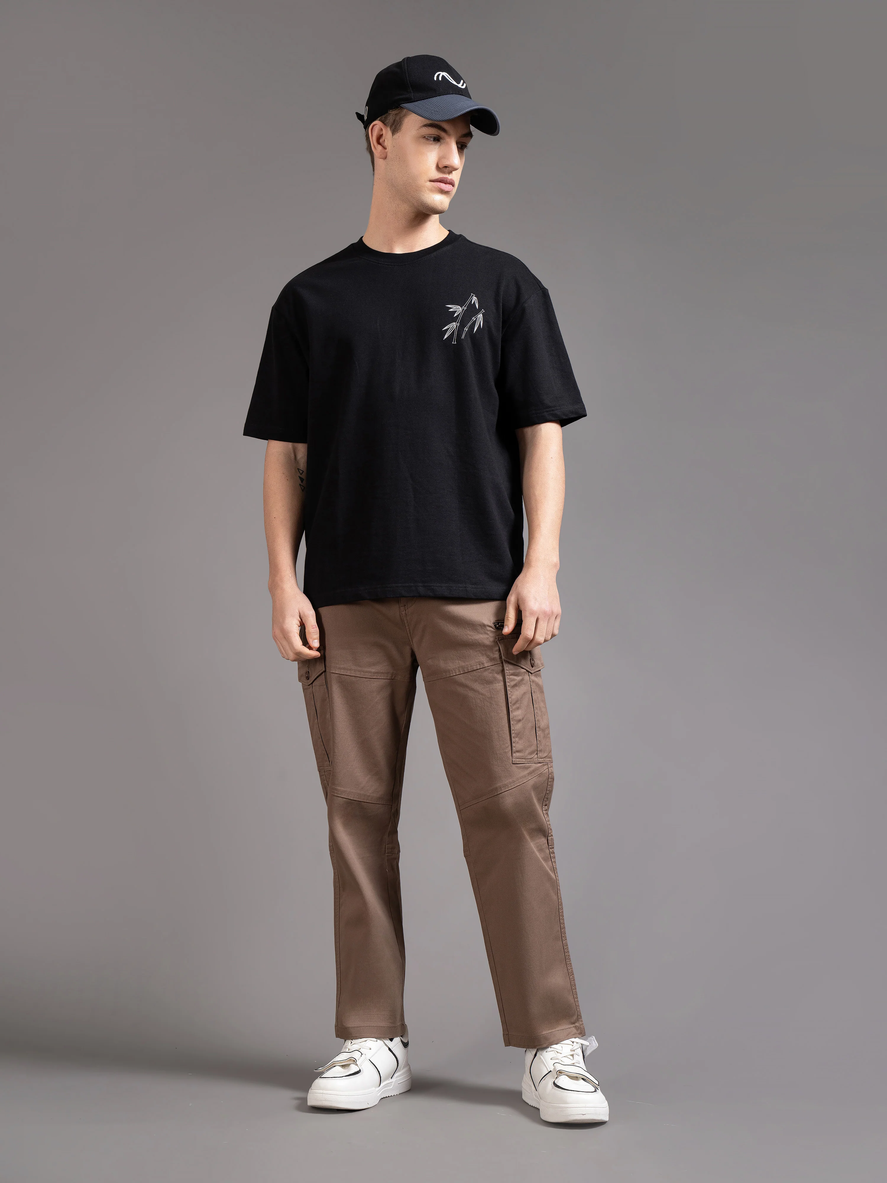 Men Brown Relaxed Fit Cargo Trouser - Image 2