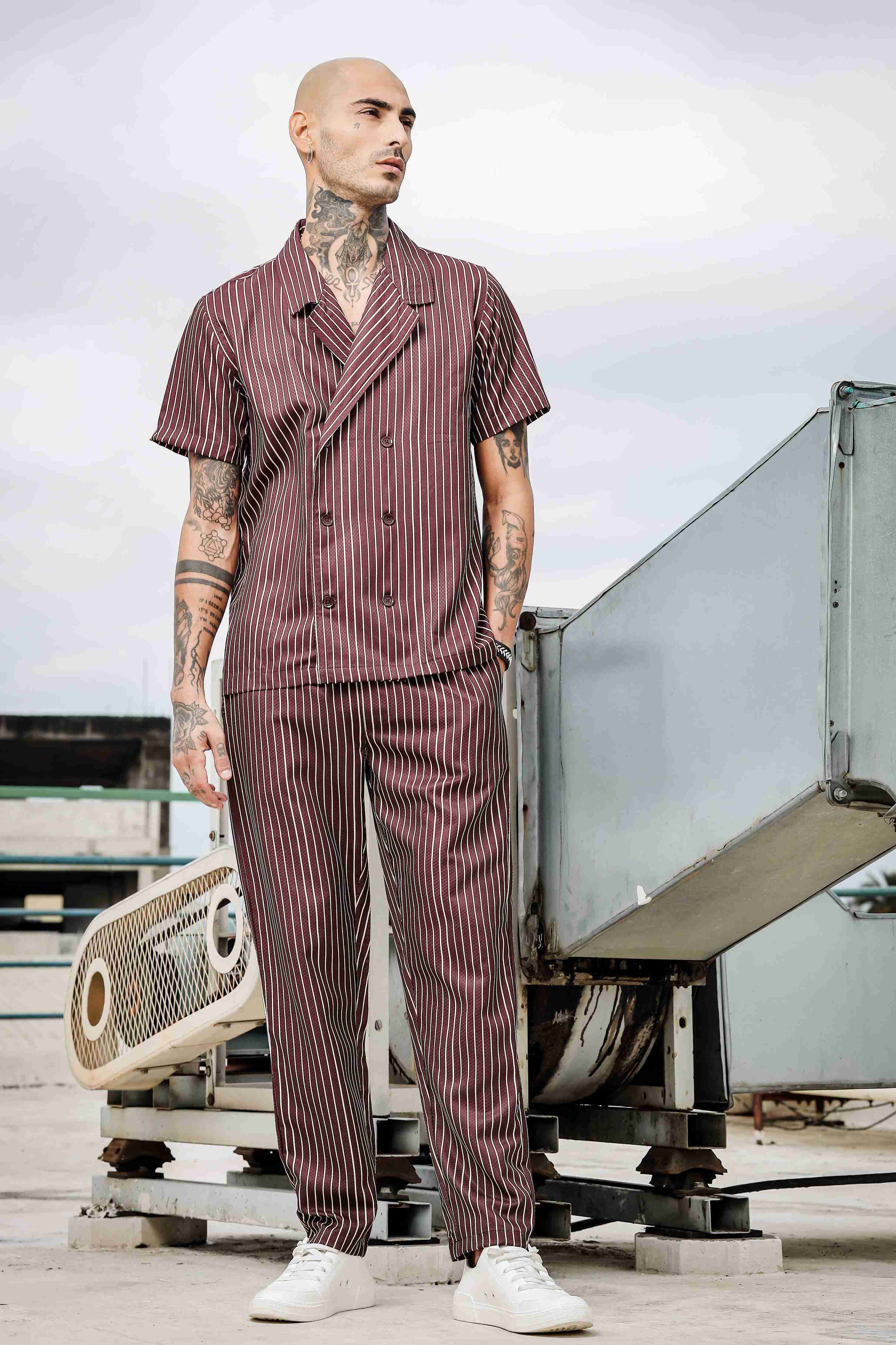 Men Brown Relaxed Fit Pants - Image 10