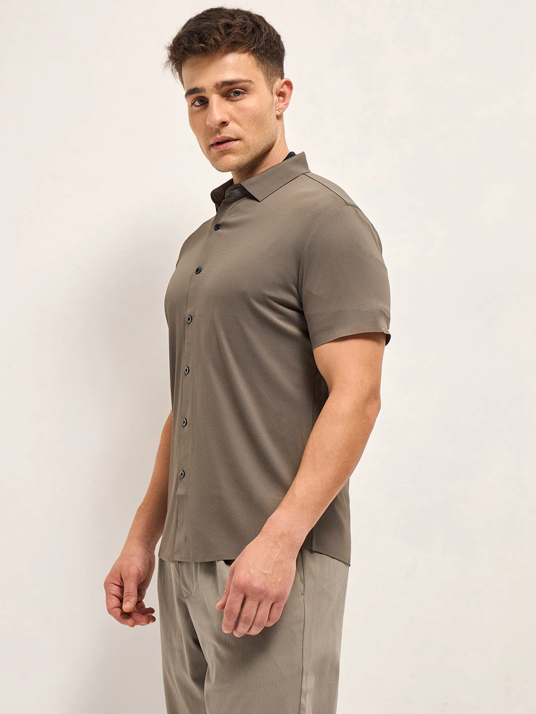 Men Brown Solid Nylon Blend Classic Spread Collar Shirt - Image 3