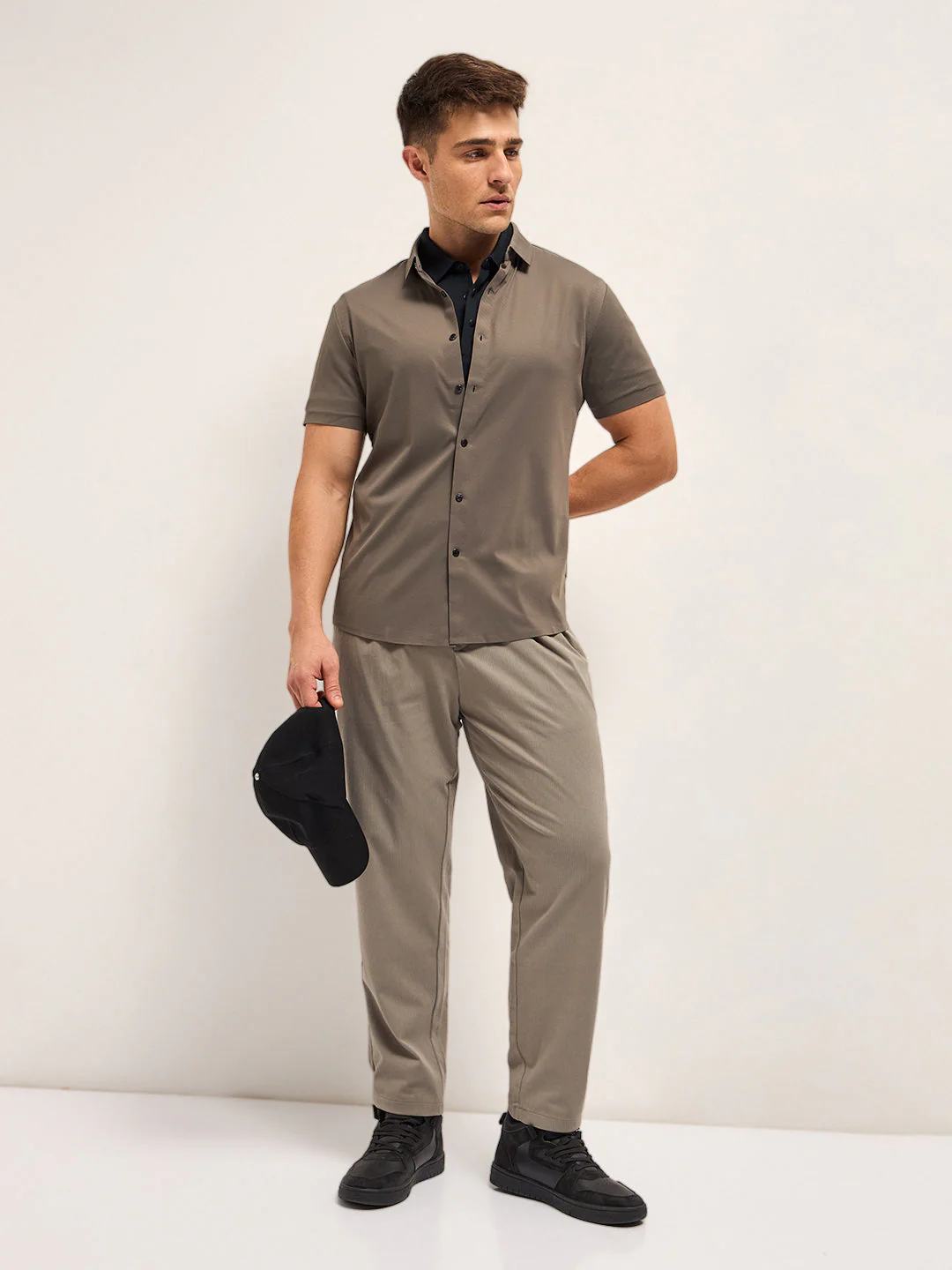 Men Brown Solid Nylon Blend Classic Spread Collar Shirt - Image 4