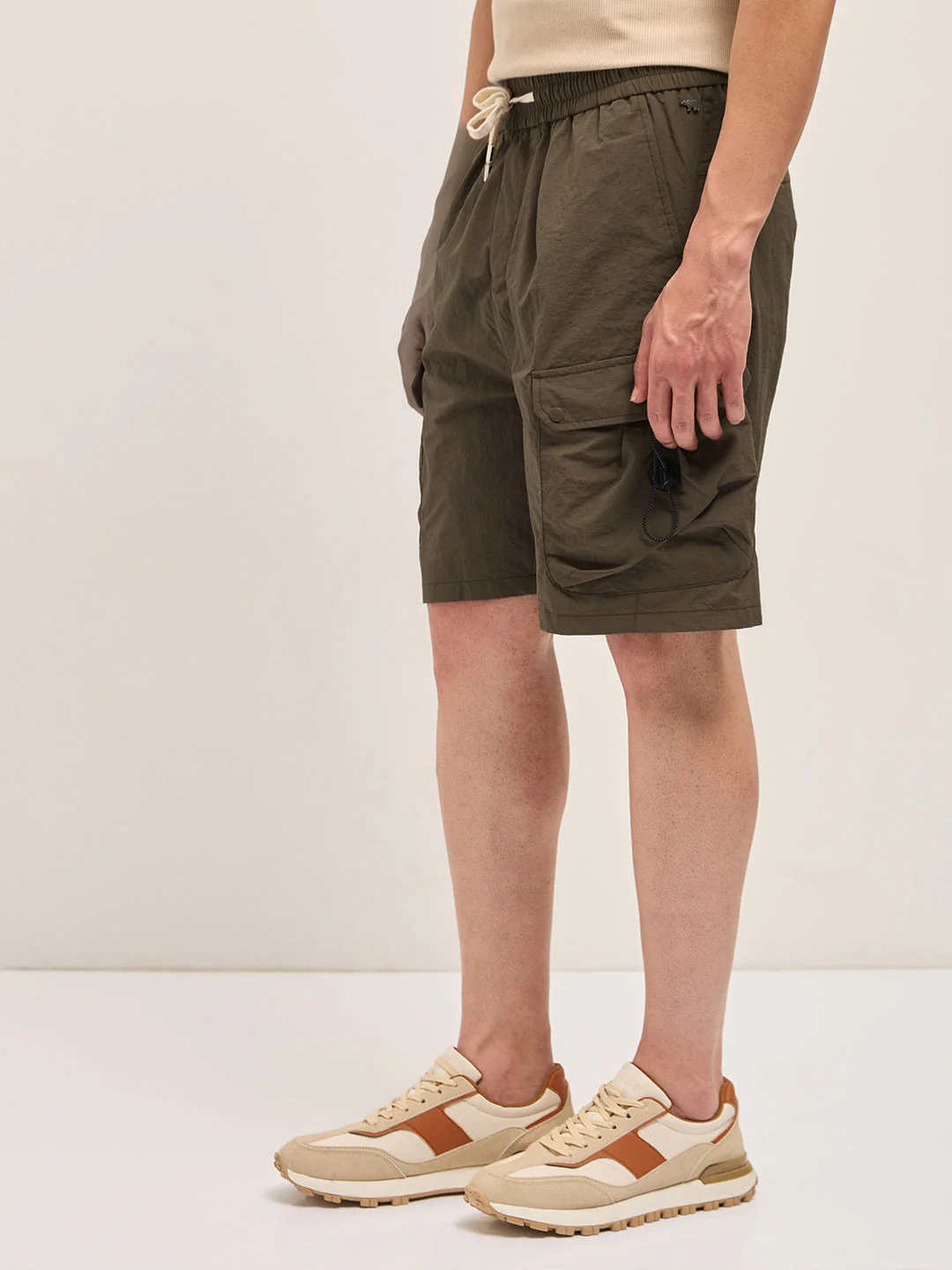 Men Brown Solid Polyester Regular Fit Knee-Length Cargo Shorts - Image 3