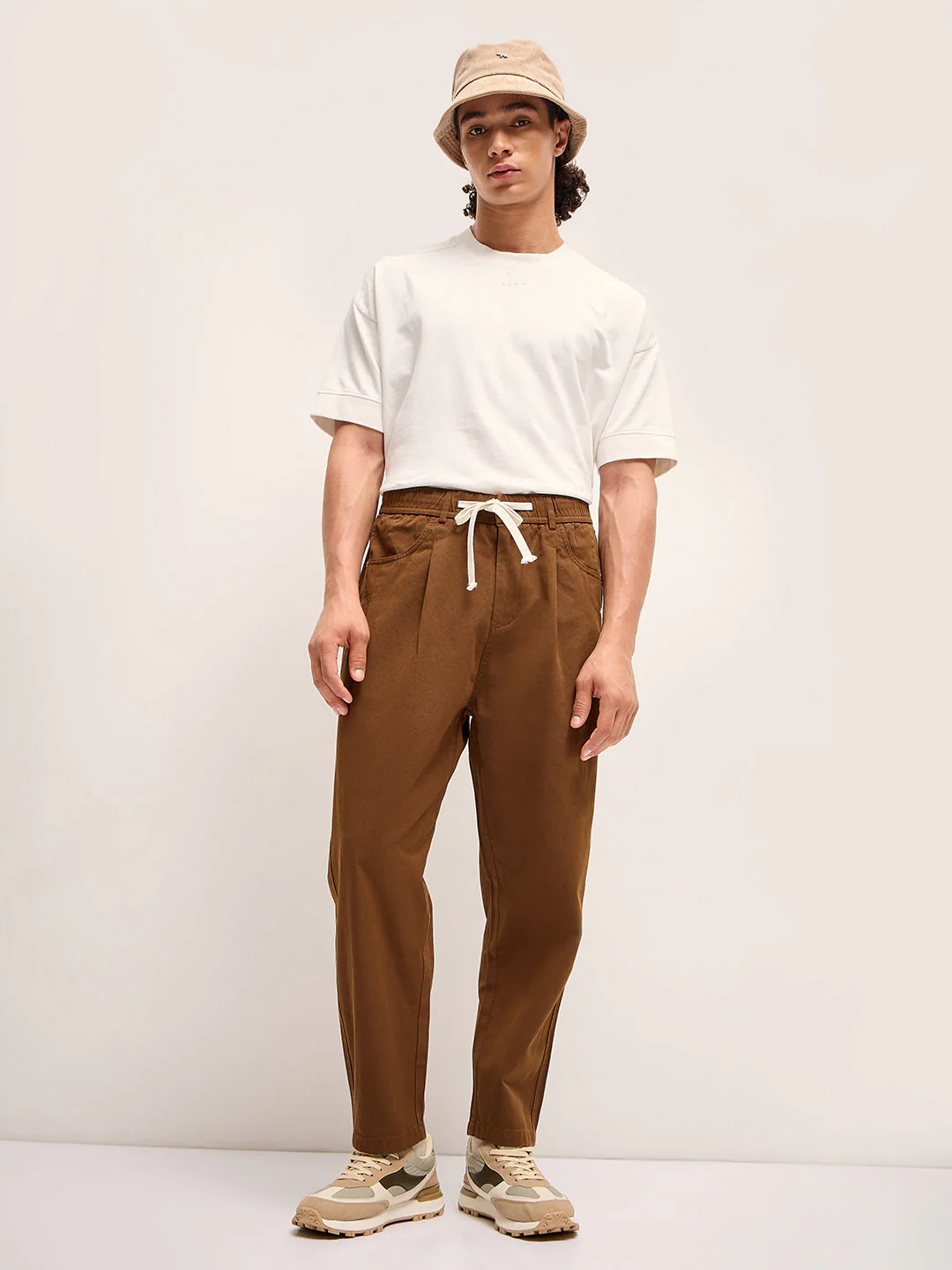Men Brown Solid Relax Fit Mid-Rise Casual Pant - Image 4