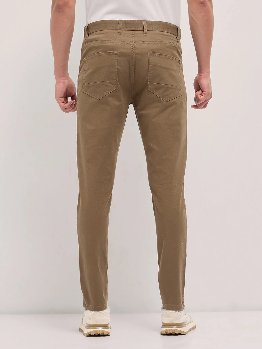 Men Brown Solid Slim Fit Casual Chino Trouser - Image 2