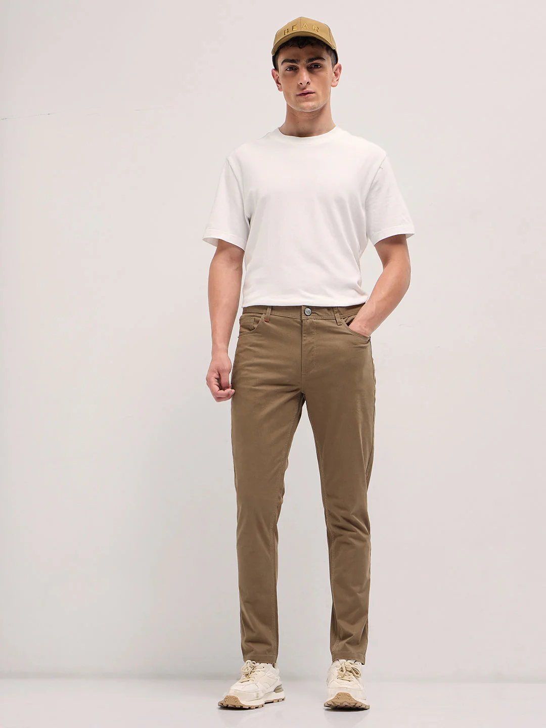 Men Brown Solid Slim Fit Casual Chino Trouser - Image 4