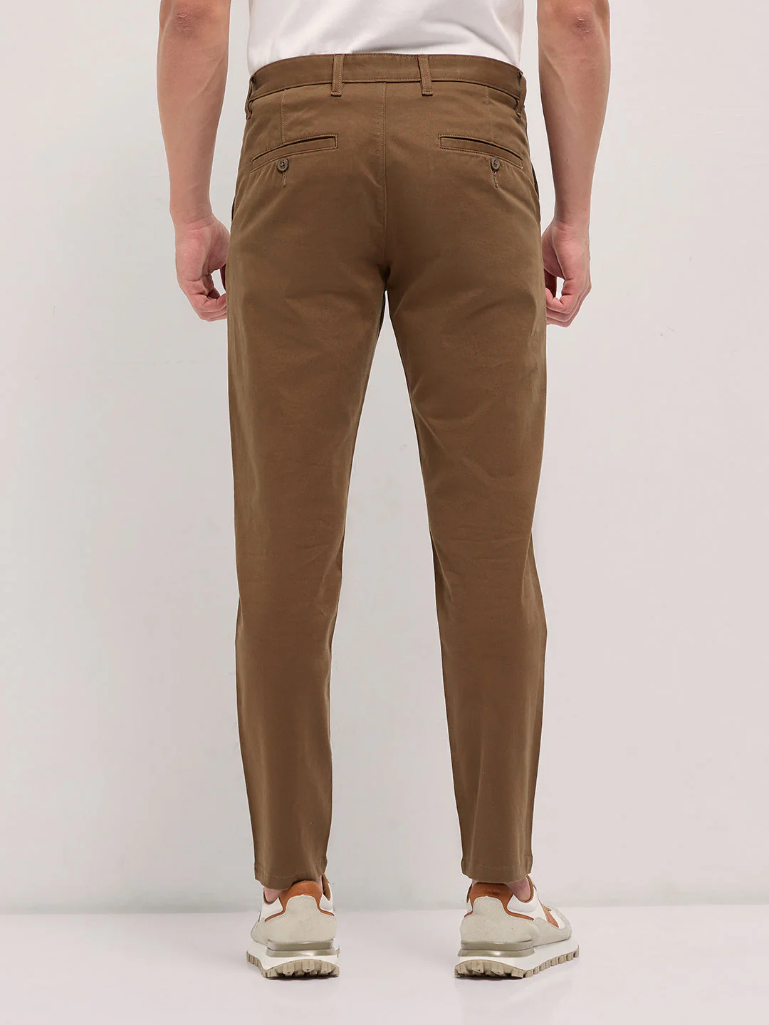 Men Brown Solid Slim Fit Casual Chino Trouser - Image 2