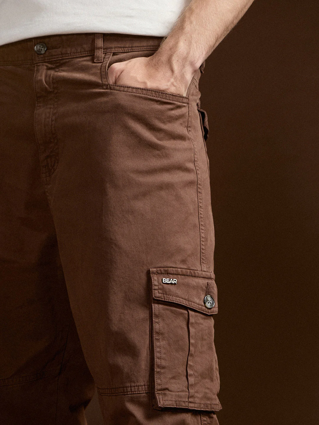 Men Brown Solid Straight Fit Cargo Pant - Image 4
