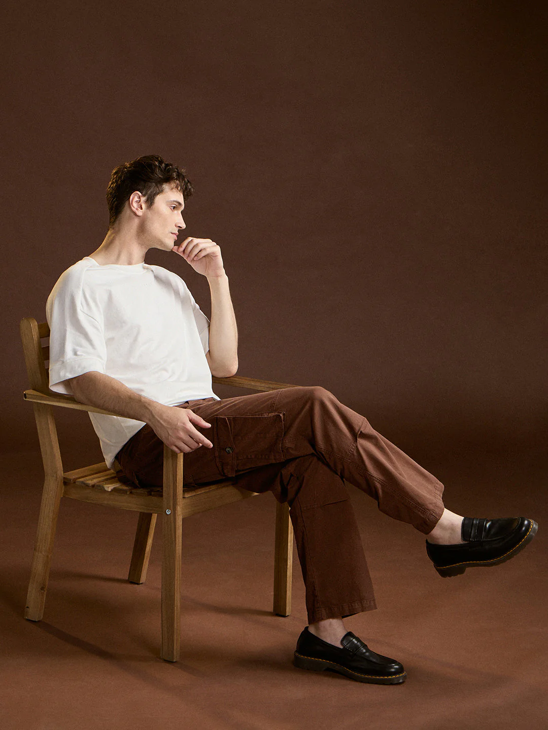 Men Brown Solid Straight Fit Cargo Pant - Image 6