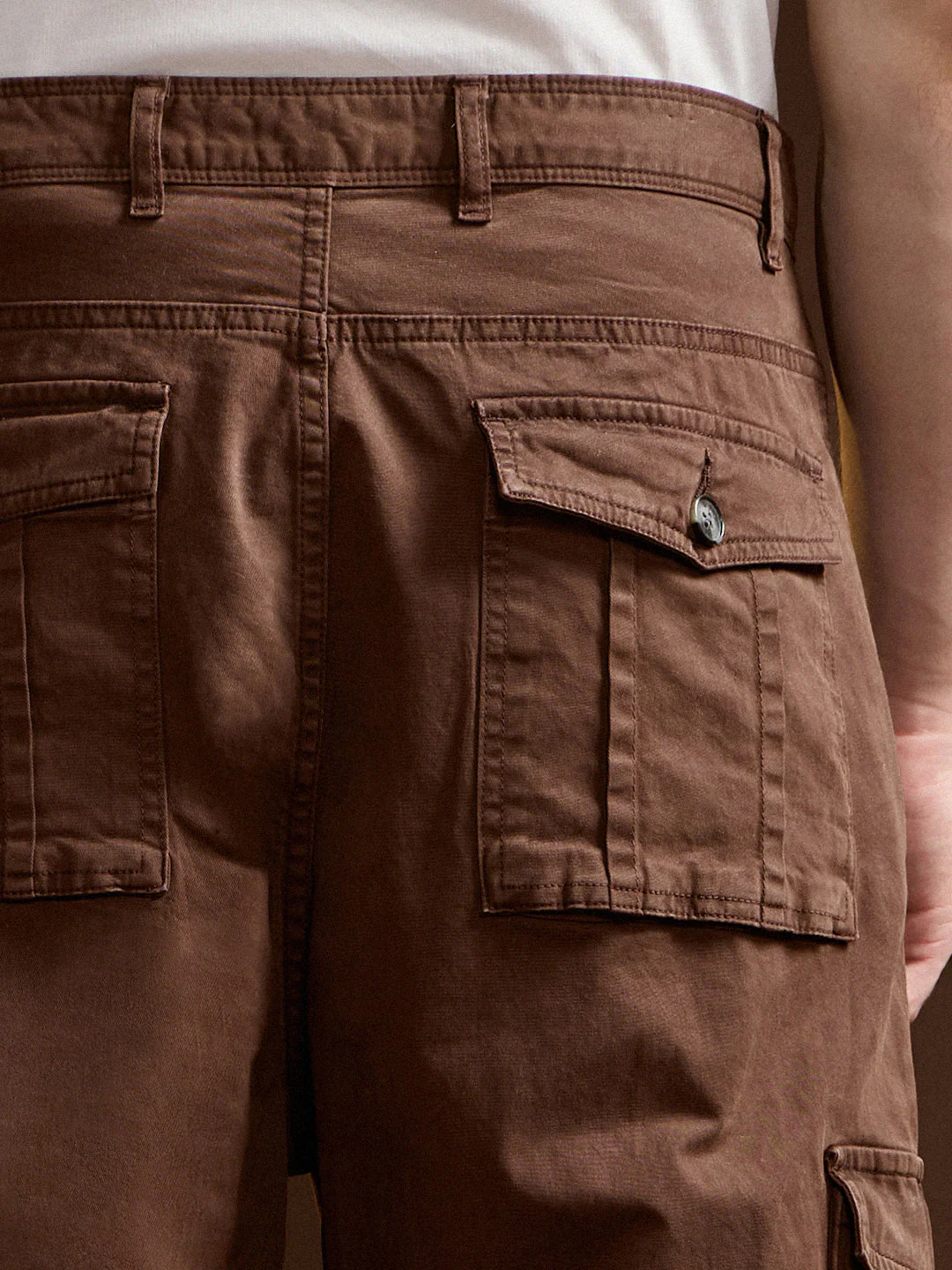 Men Brown Solid Straight Fit Cargo Pant - Image 7
