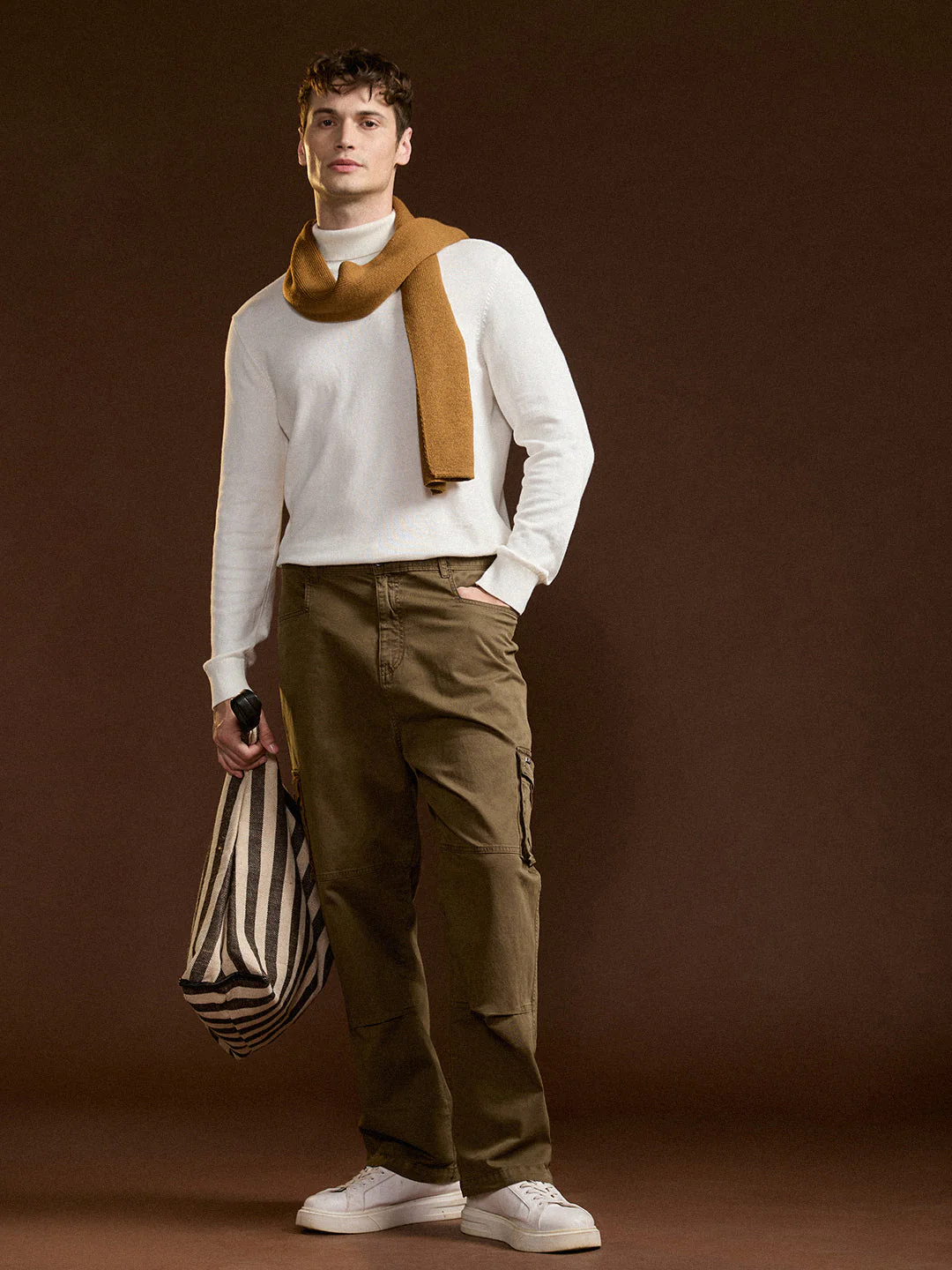 Men Brown Solid Straight Fit Functional & Stylish Cargo Pant