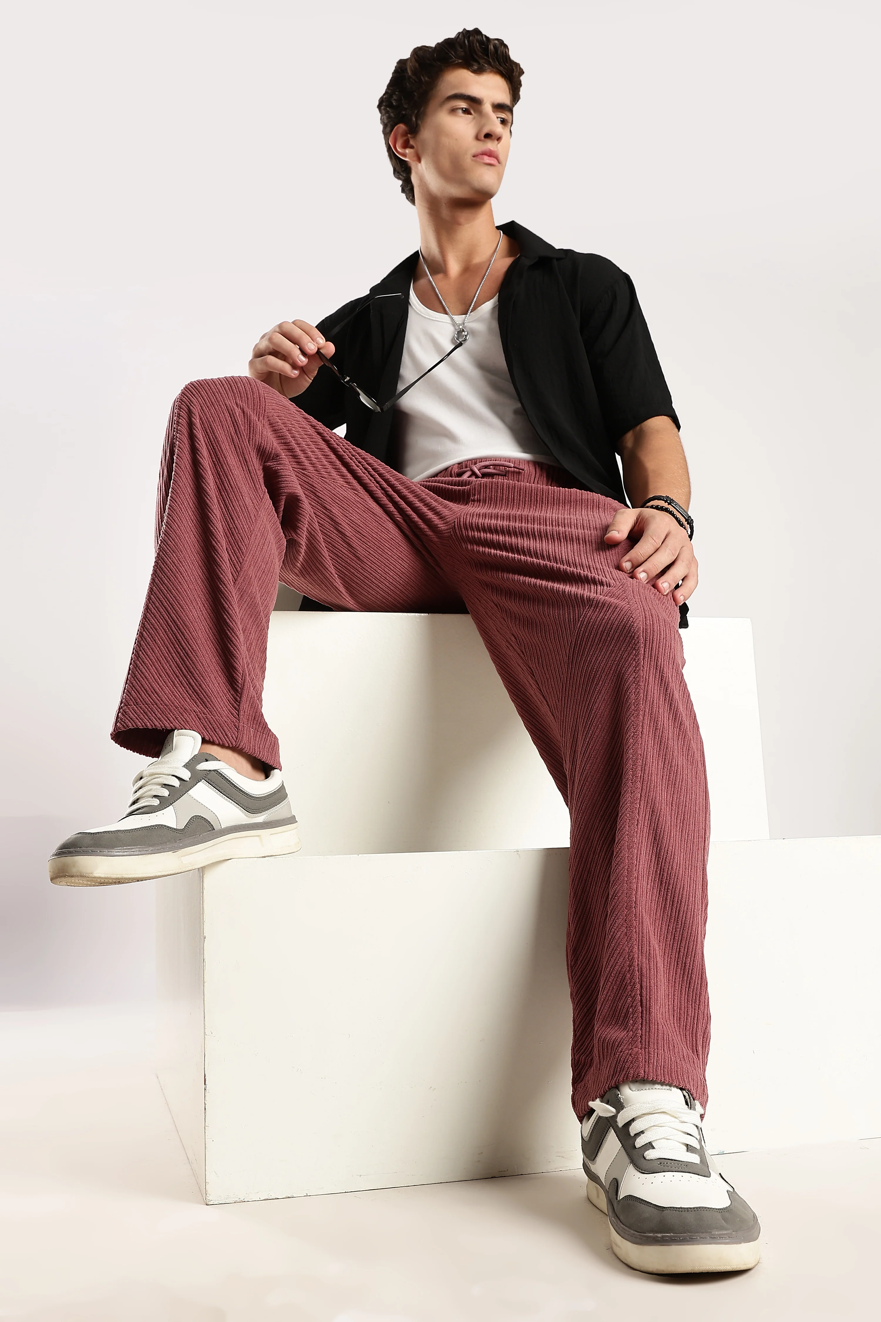 Men Burgundy Textured Drawcord Trousers - Image 2