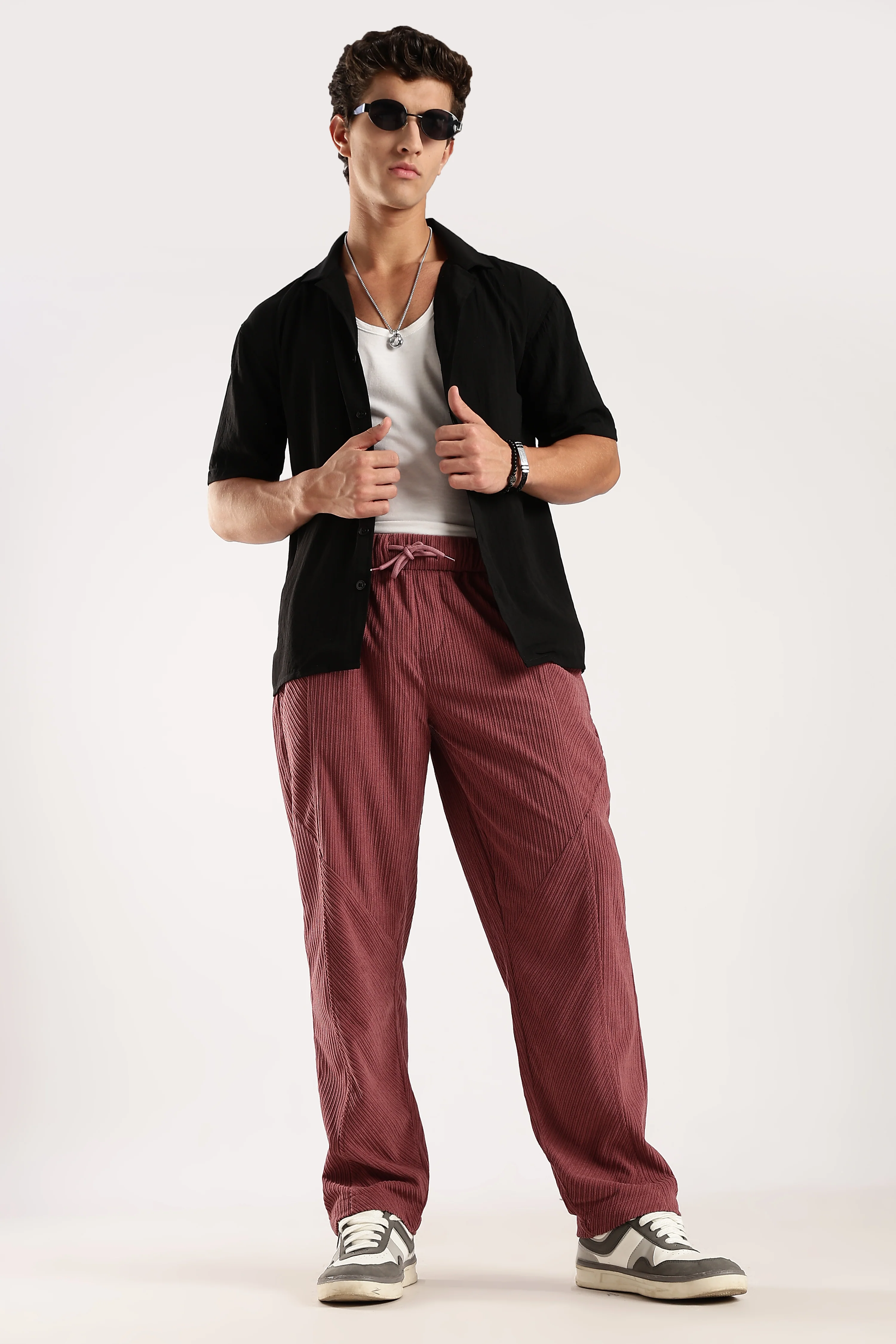 Men Burgundy Textured Drawcord Trousers - Image 3