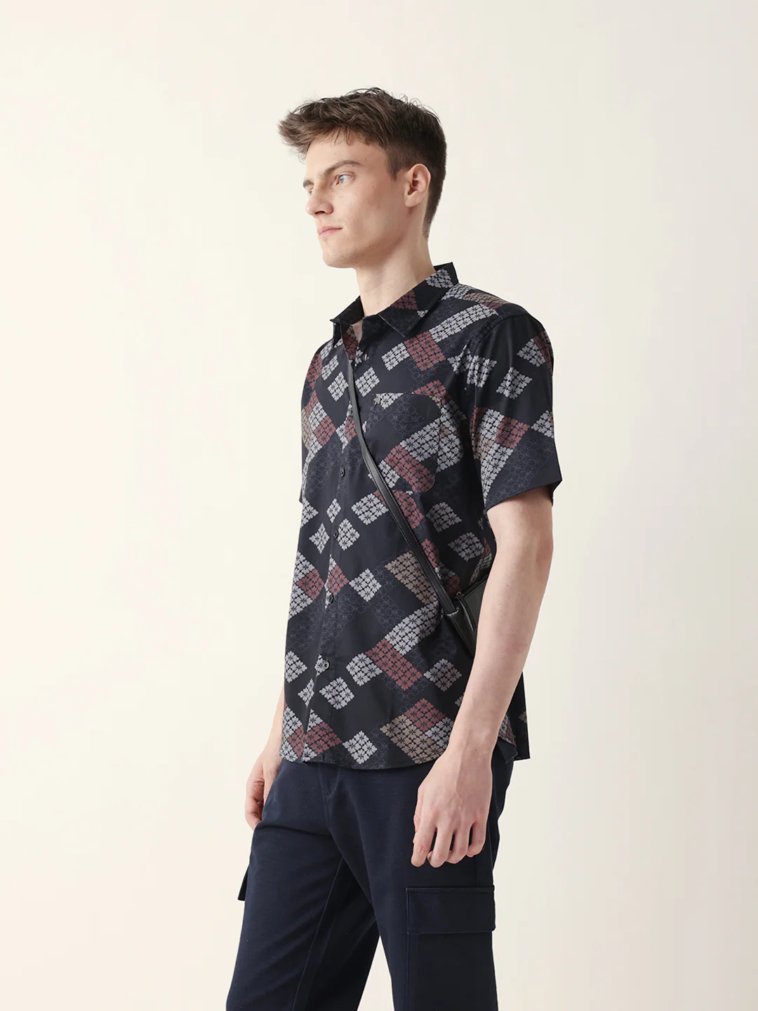 Men Casual Geometric Print Shirt - Image 3