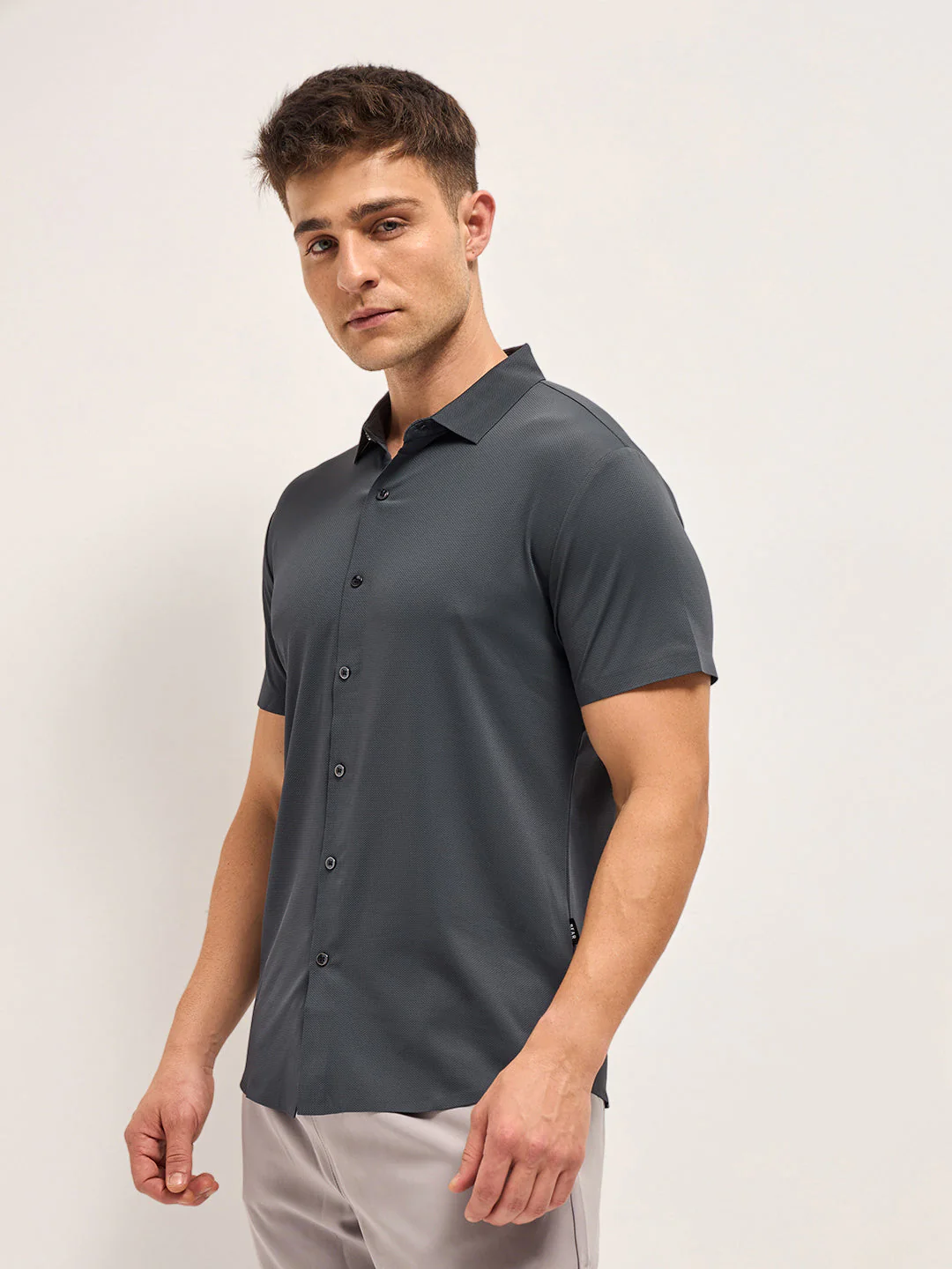 Men Charcoal Solid Nylon Blend Classic Spread Collar Shirt - Image 3