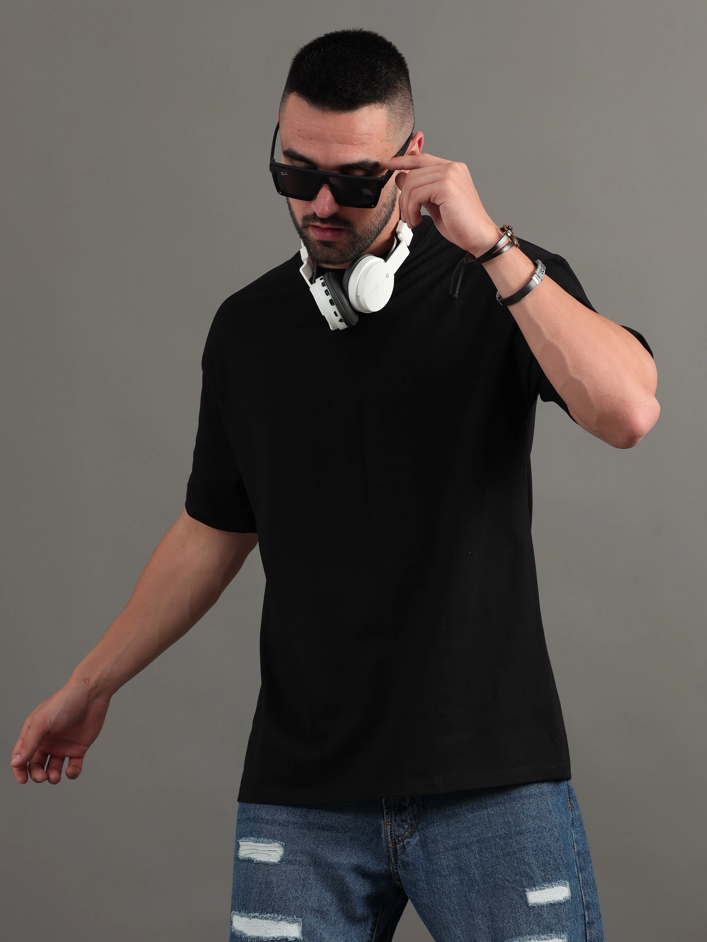 Men Chill and Relax Black Oversized T-Shirt - Image 2