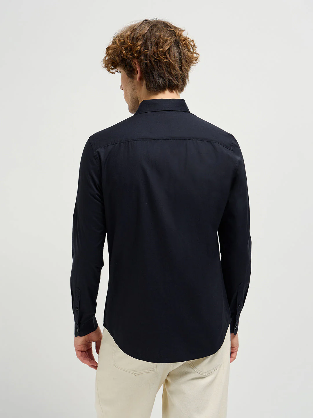 Men Classic Black Solid Design Slim Fit Casual Shirt - Image 2